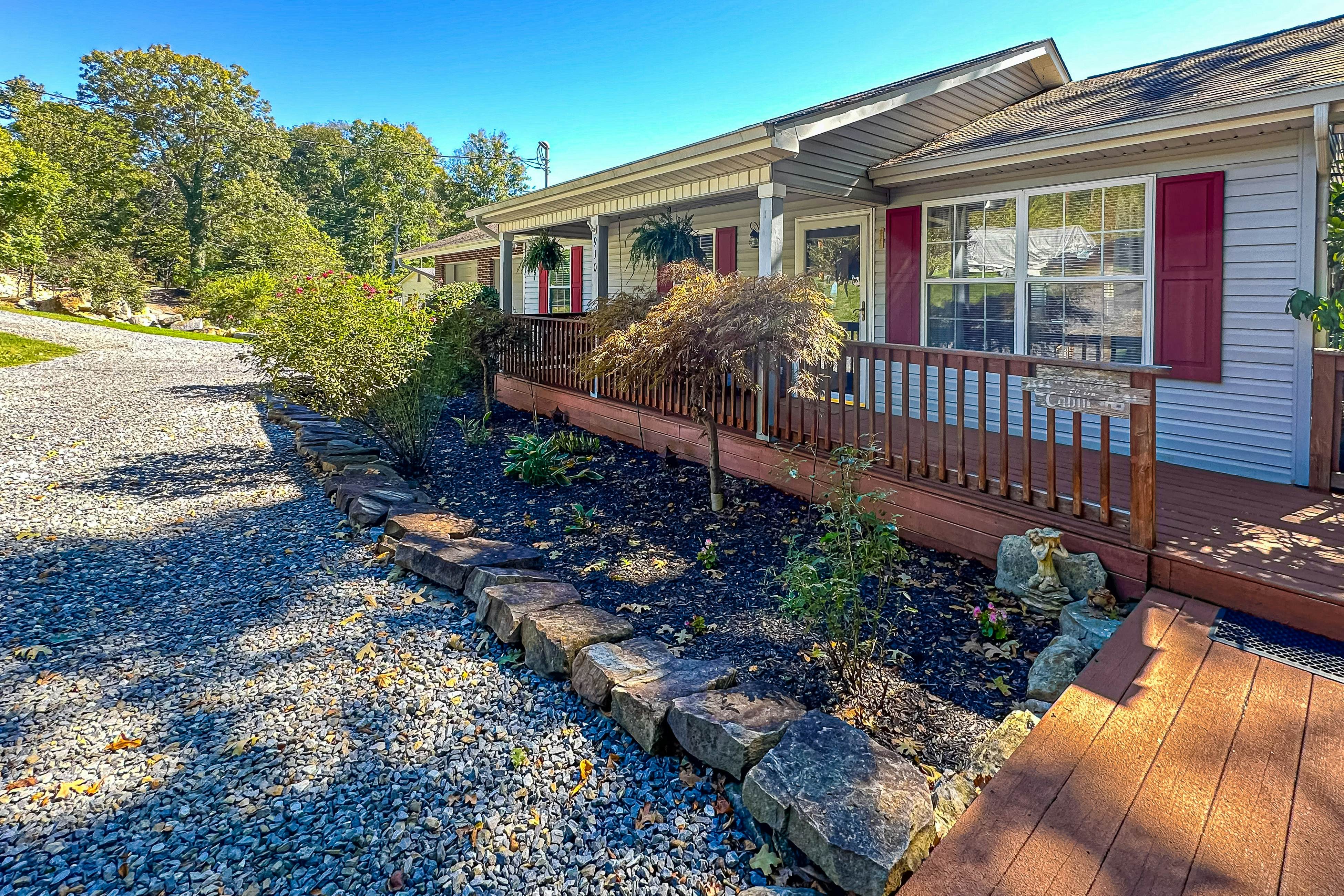 Serene Lakefront Home・Dock・Game room・Fire Pit