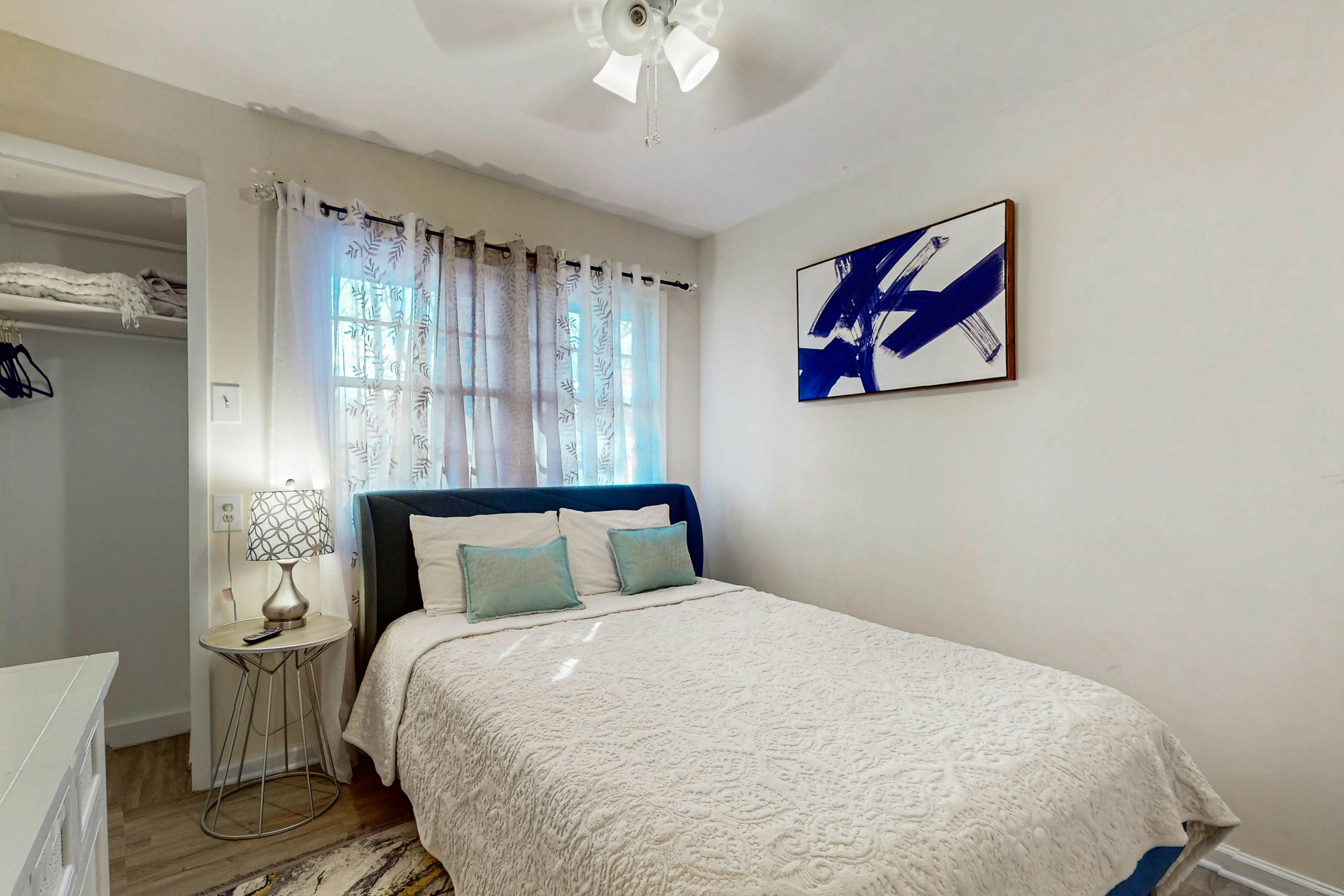 Lake Cabin, Sleeps 6・Pet Welcome・Hot Tub・Fire pit