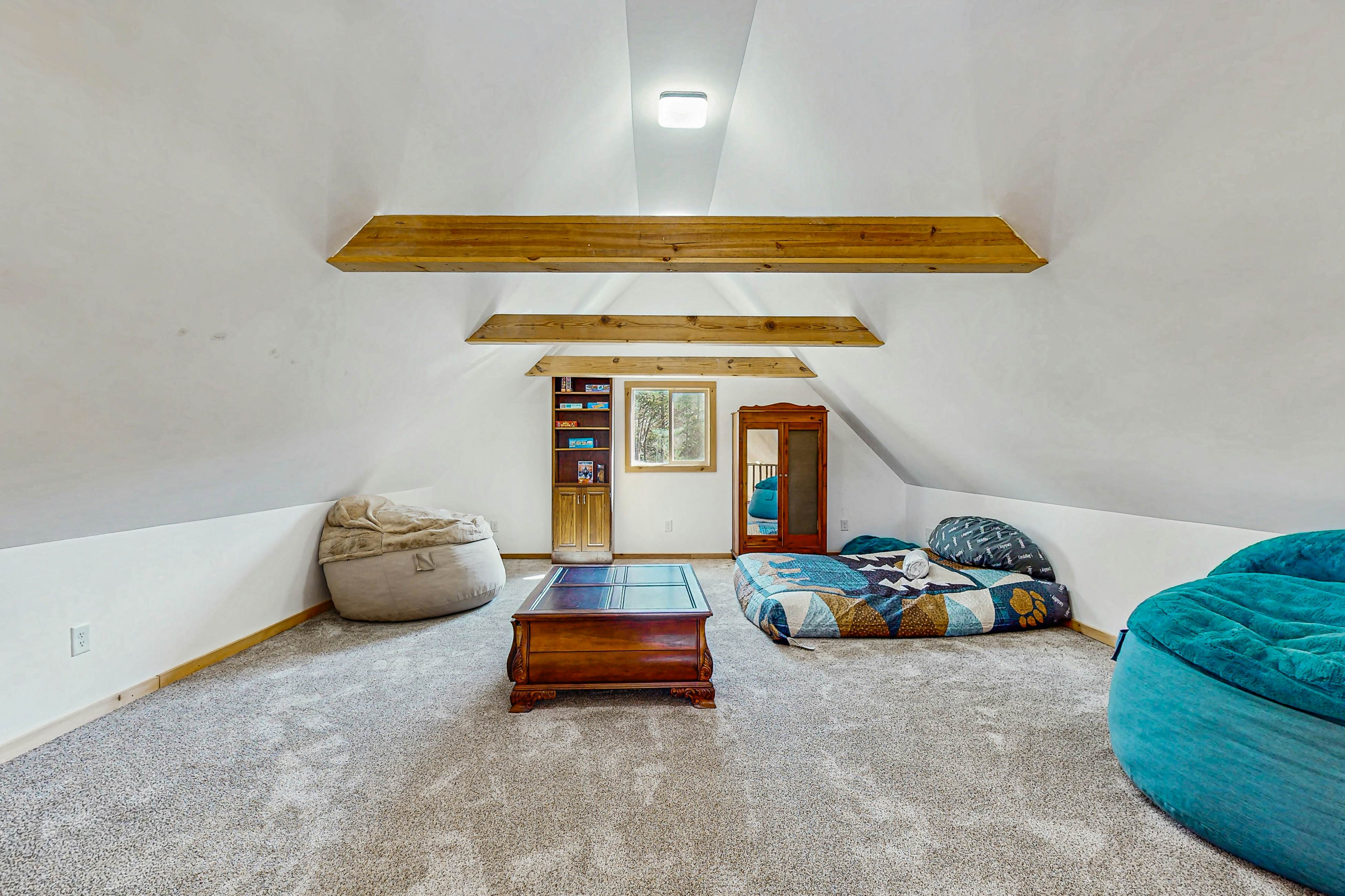 Cozy Lake Front Cabin, Sleeps 4・Dock・Play Yard