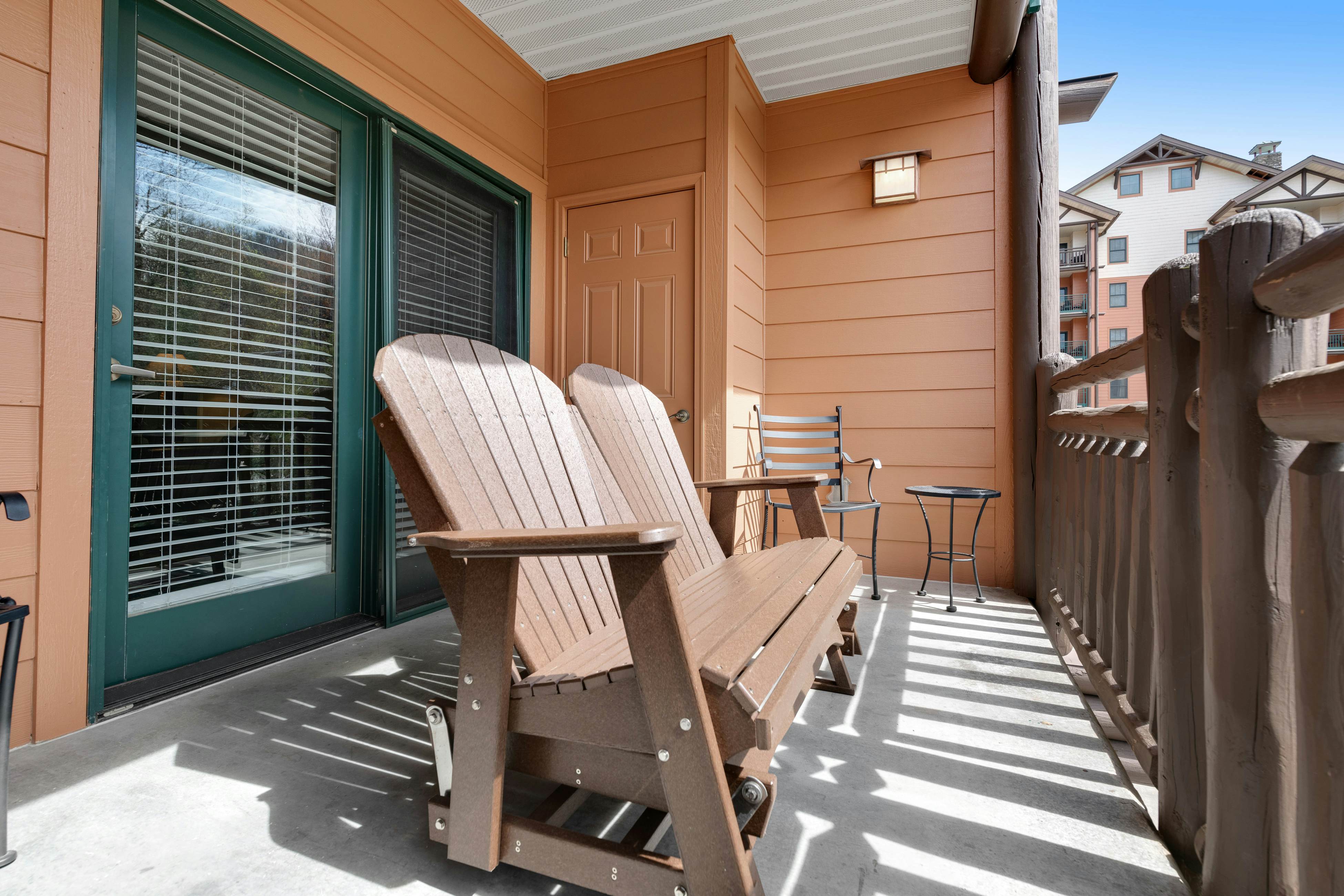 Beautiful Downtown Condo, Sleeps 6・Hot Tub・Gym