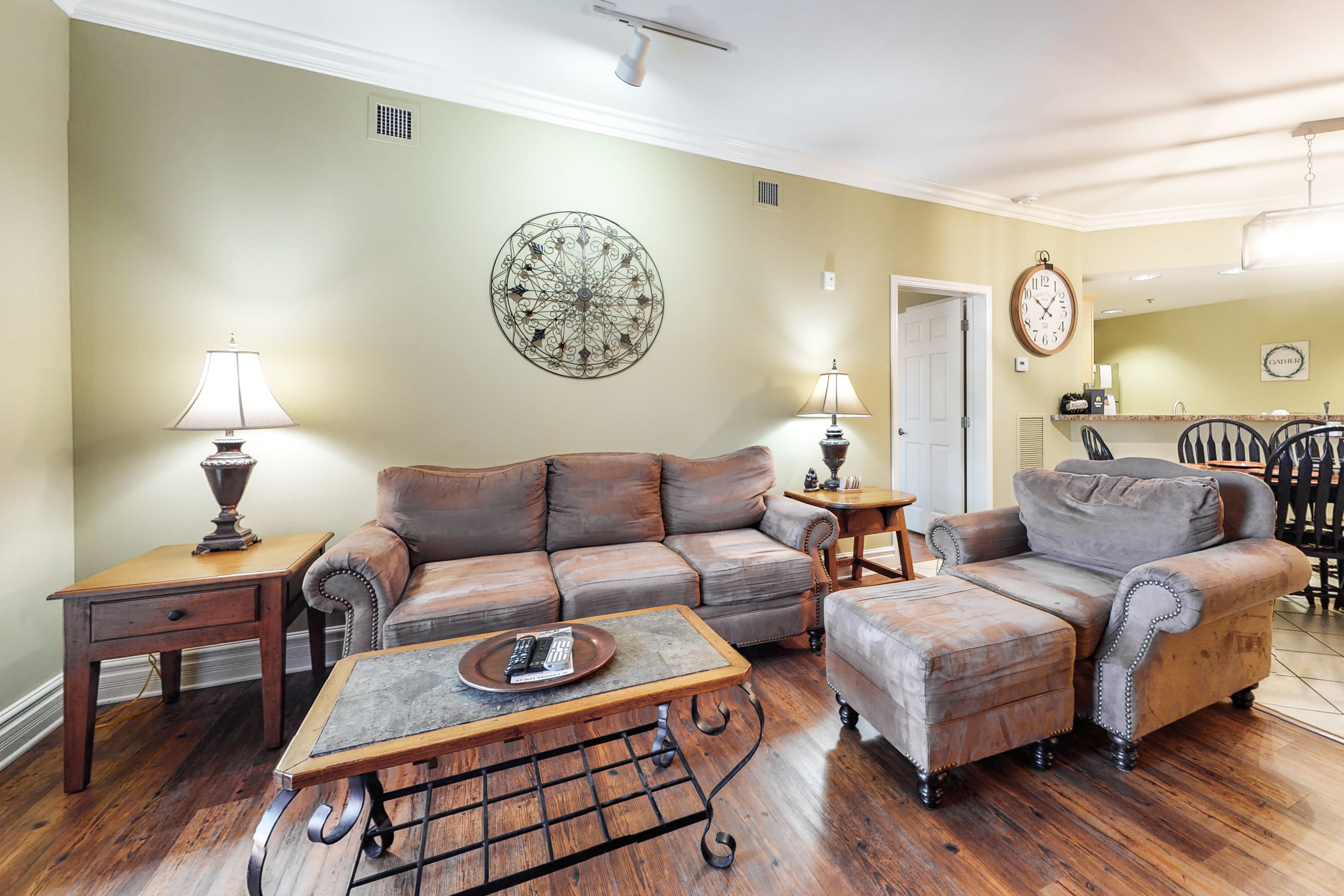 Lovely Downtown Condo, Sleeps 6, Fitness Room