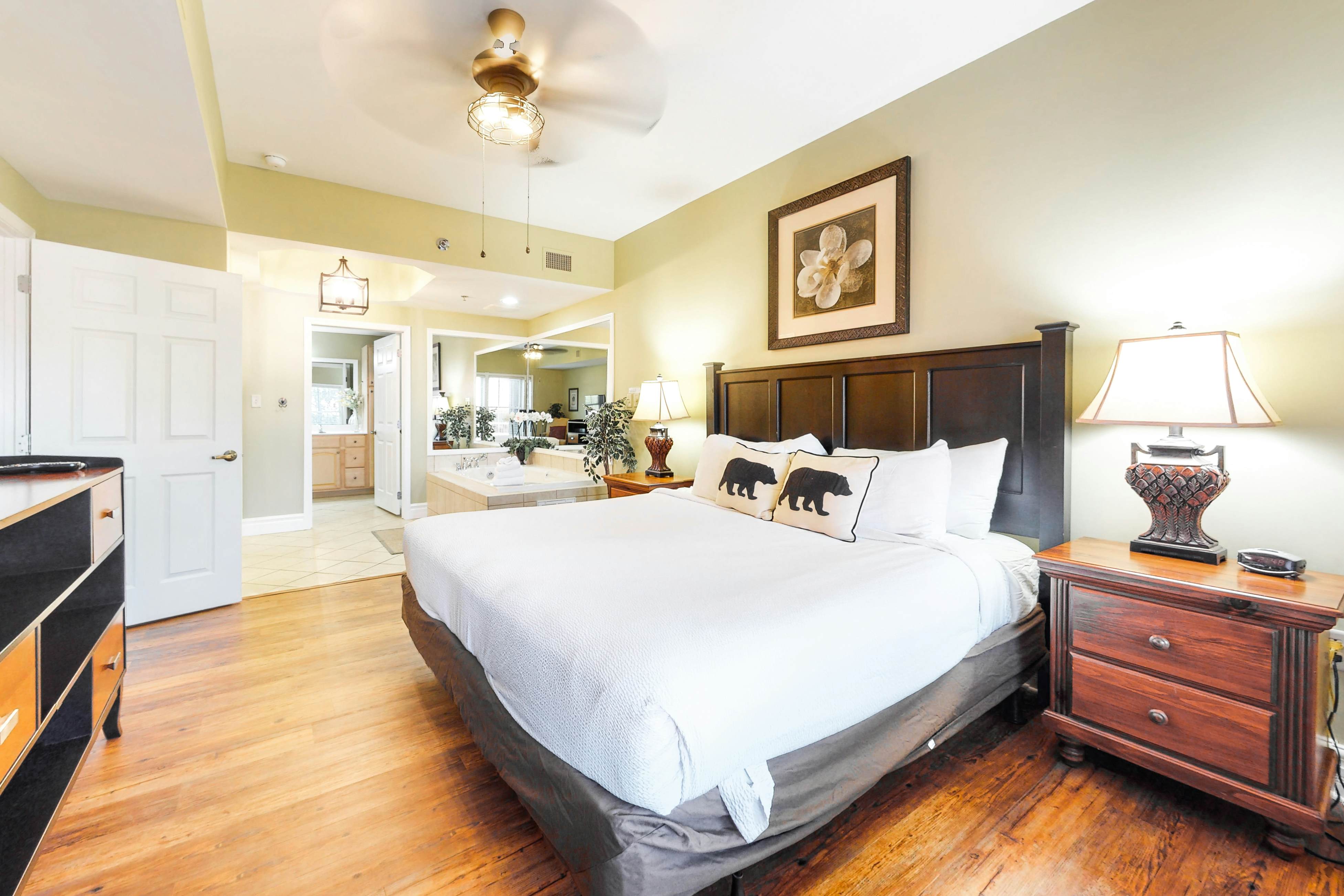 Lovely Downtown Condo, Sleeps 6・Fitness Room