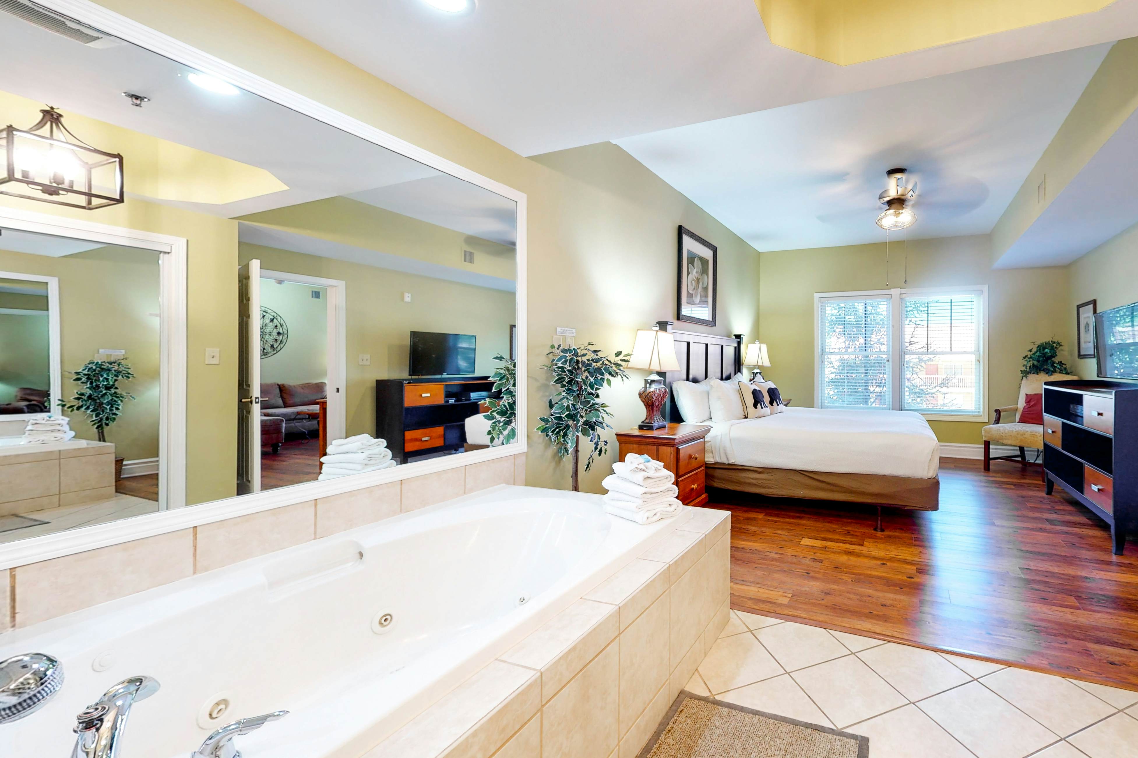 Lovely Downtown Condo, Sleeps 6・Fitness Room