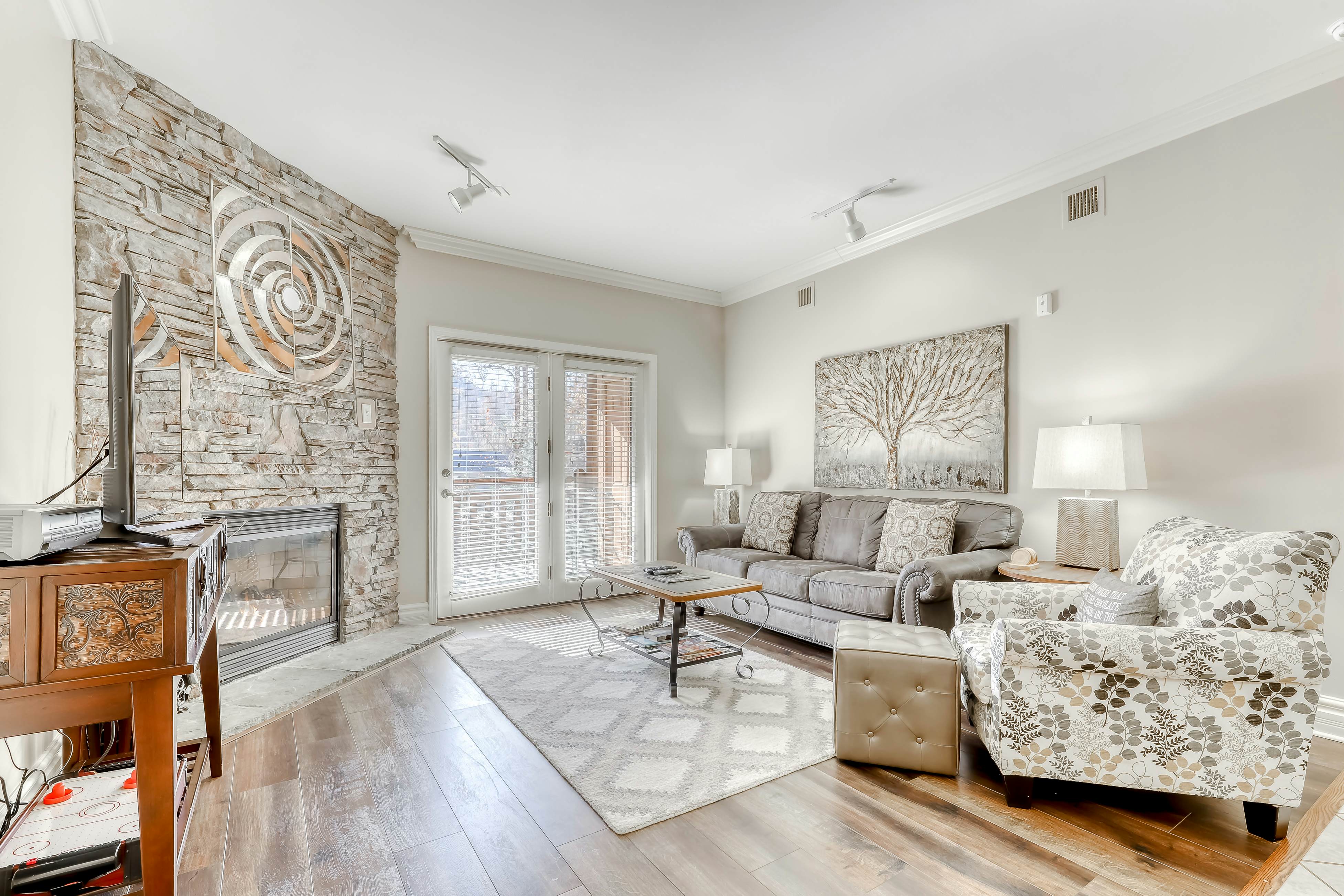 Cozy Downtown Condo, Sleeps 6・Hot Tub・Fitness Room