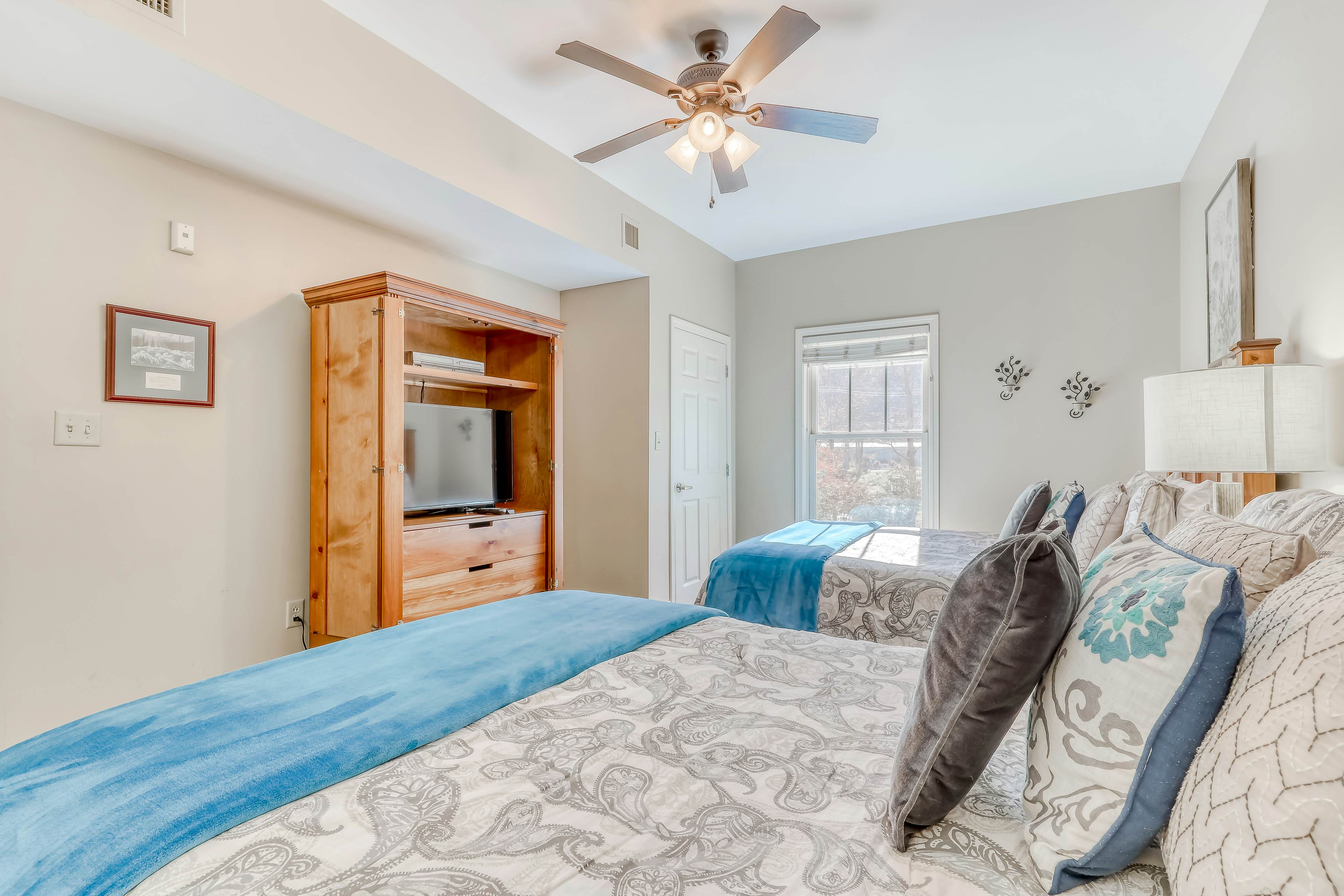 Cozy Downtown Condo, Sleeps 6・Hot Tub・Fitness Room