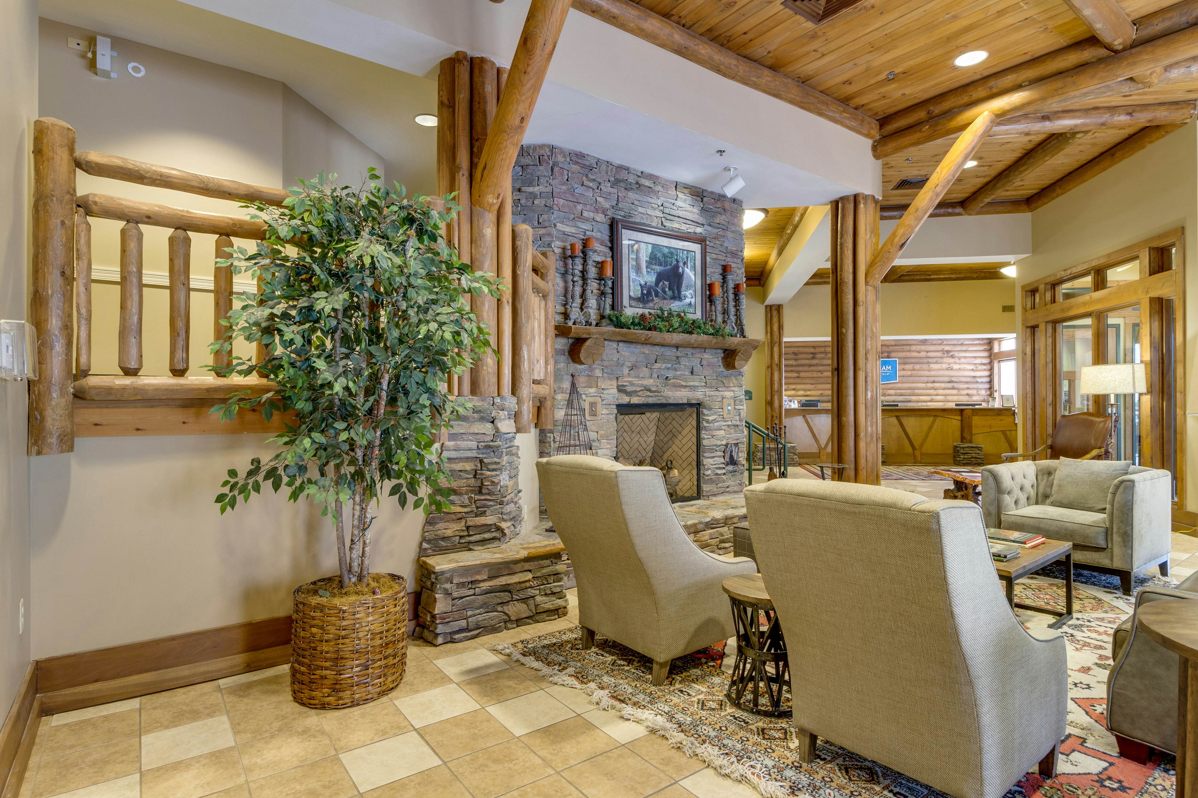 Cozy Downtown Condo, Sleeps 6・Hot Tub・Fitness Room