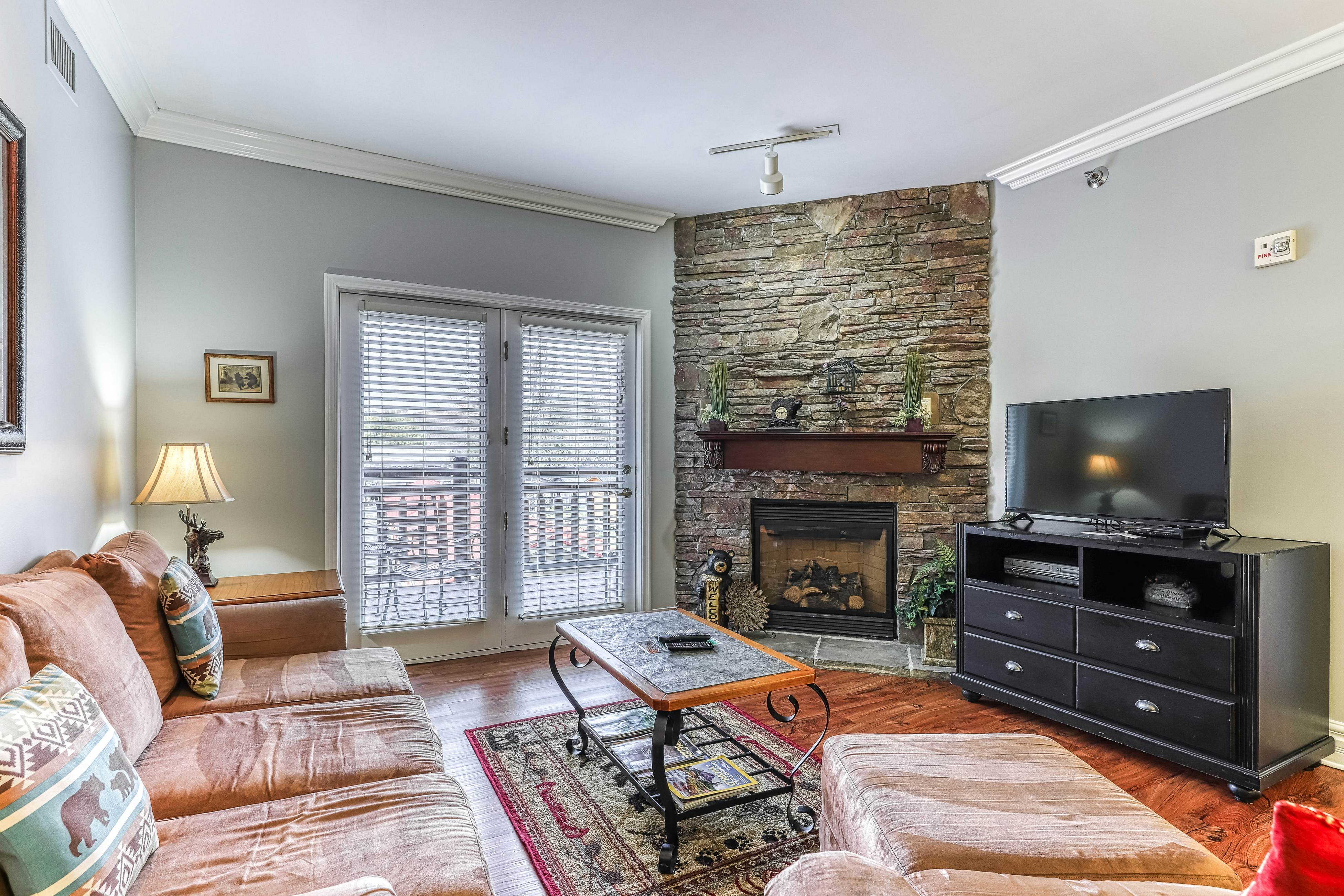 Relaxing Downtown Condo, Sleeps 6・Hot Tub・Gym