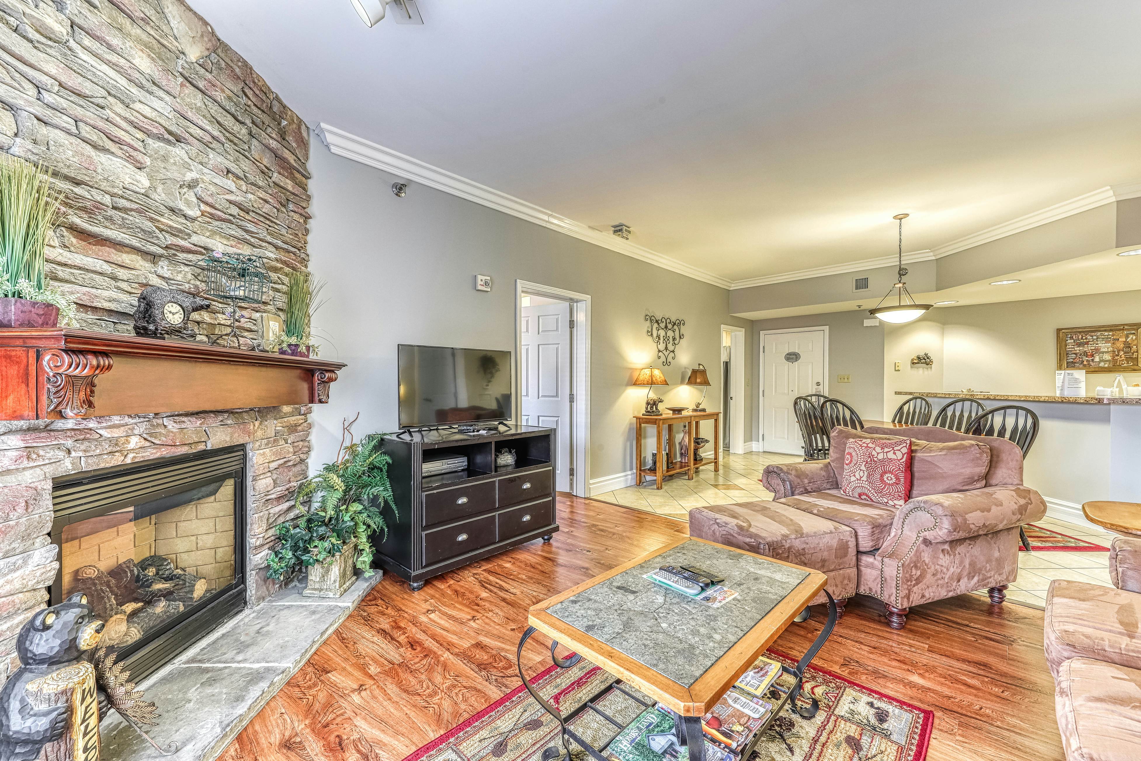 Relaxing Downtown Condo, Sleeps 6・Hot Tub・Gym