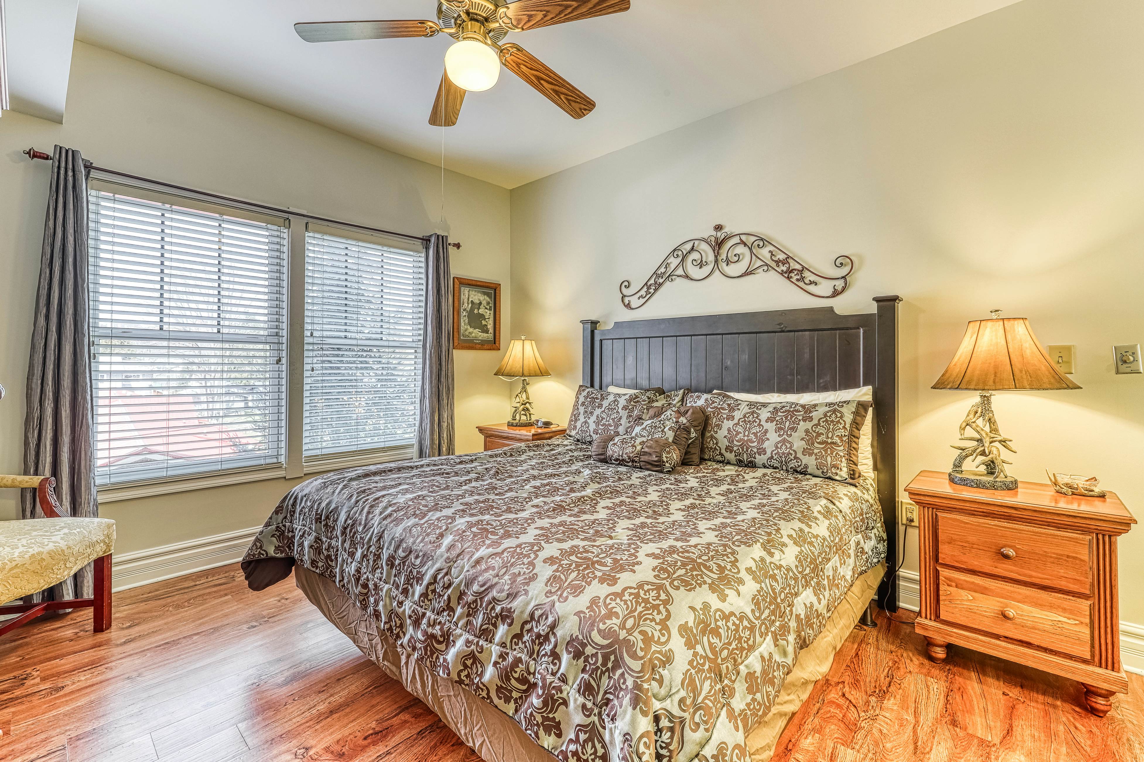 Relaxing Downtown Condo, Sleeps 6・Hot Tub・Gym