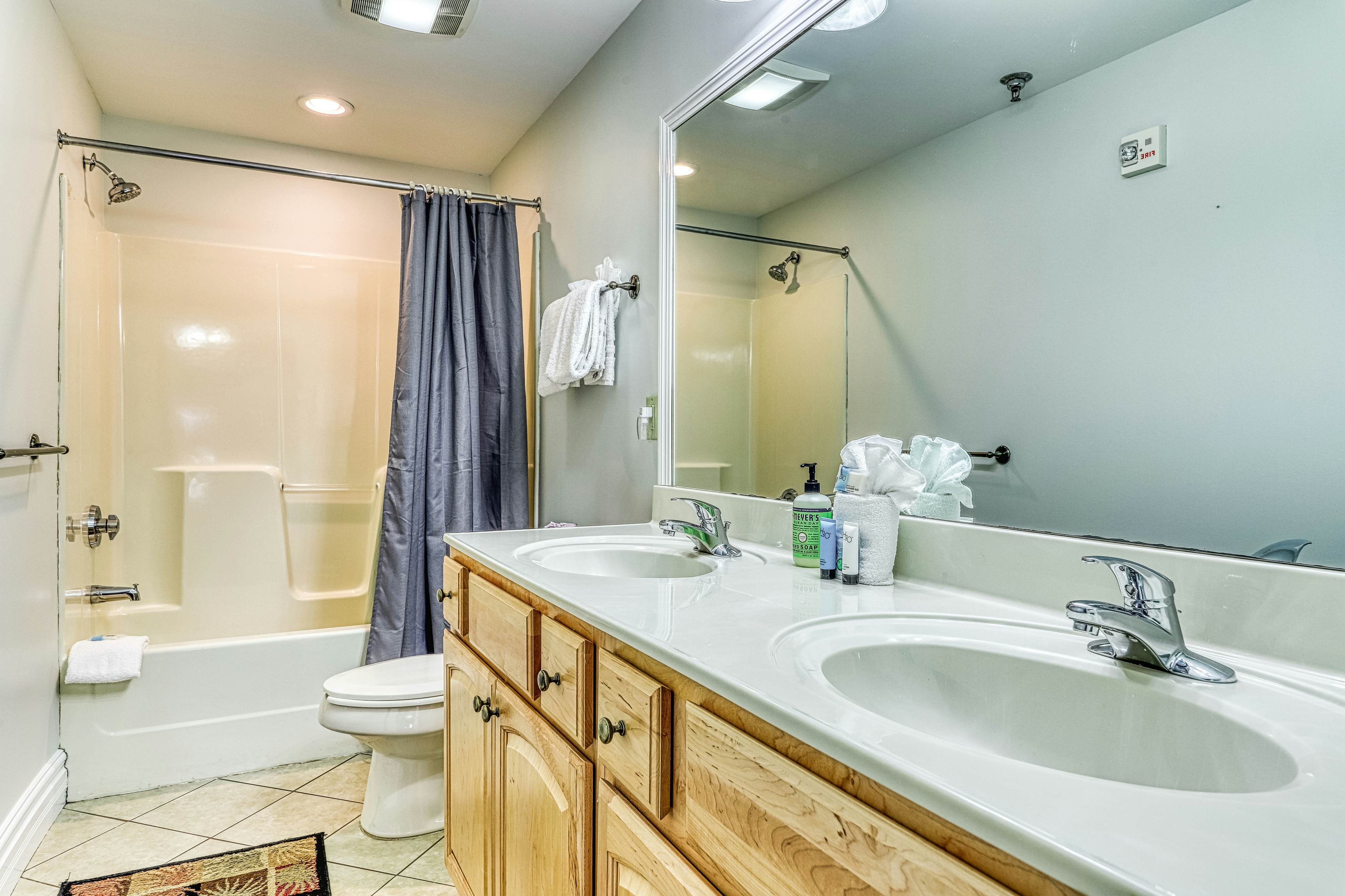 Relaxing Downtown Condo, Sleeps 6・Hot Tub・Gym