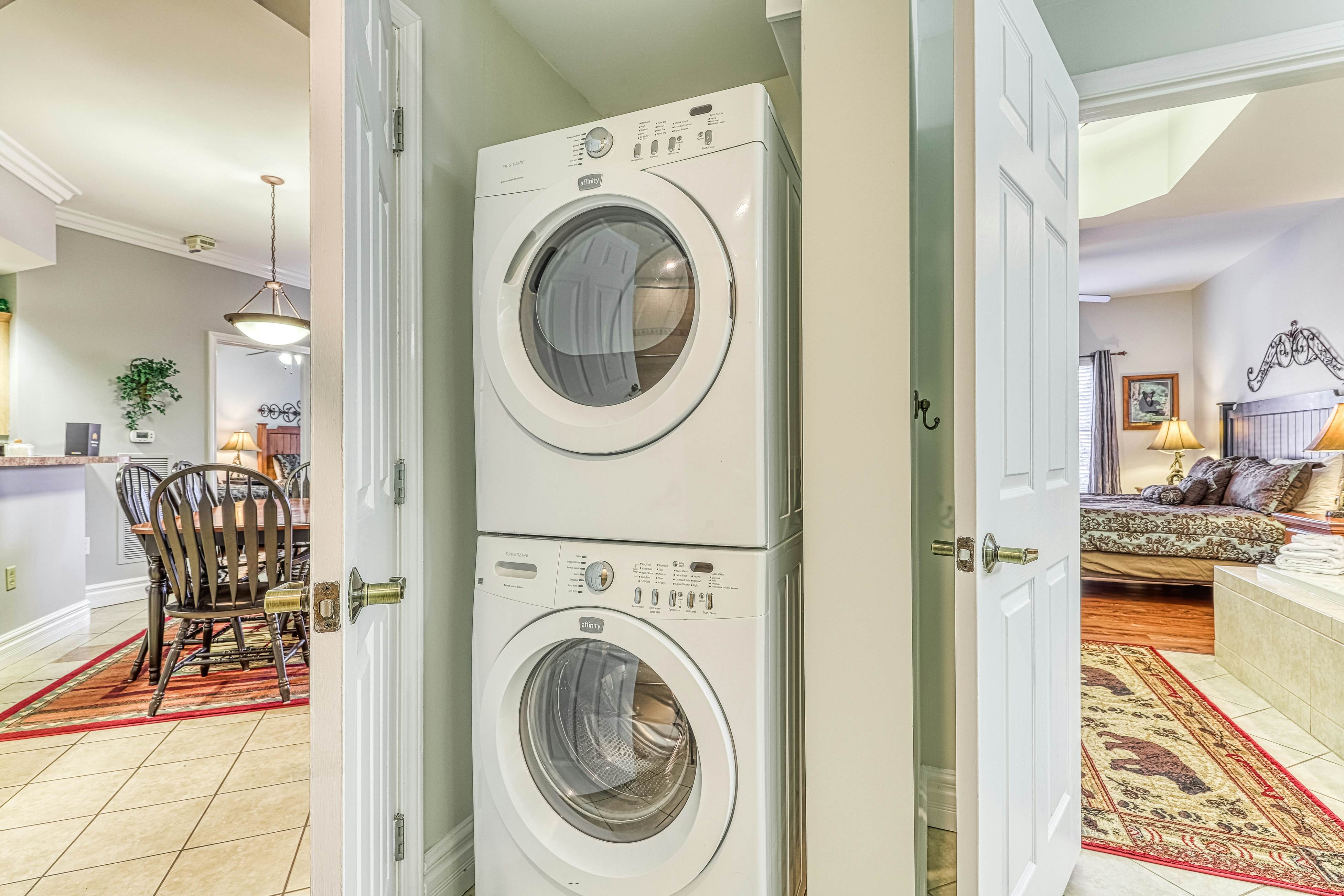 Relaxing Downtown Condo, Sleeps 6・Hot Tub・Gym