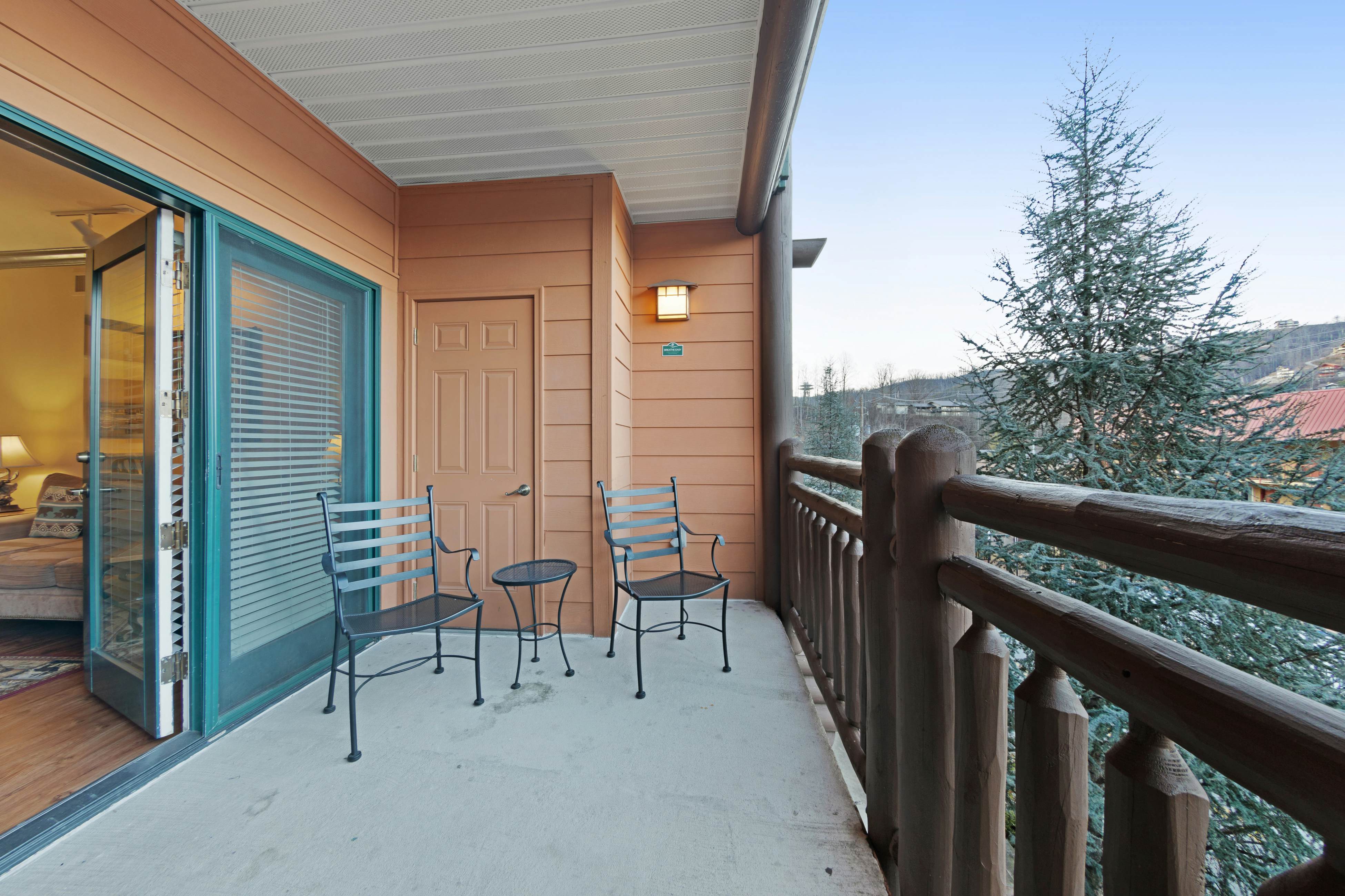 Relaxing Downtown Condo, Sleeps 6・Hot Tub・Gym