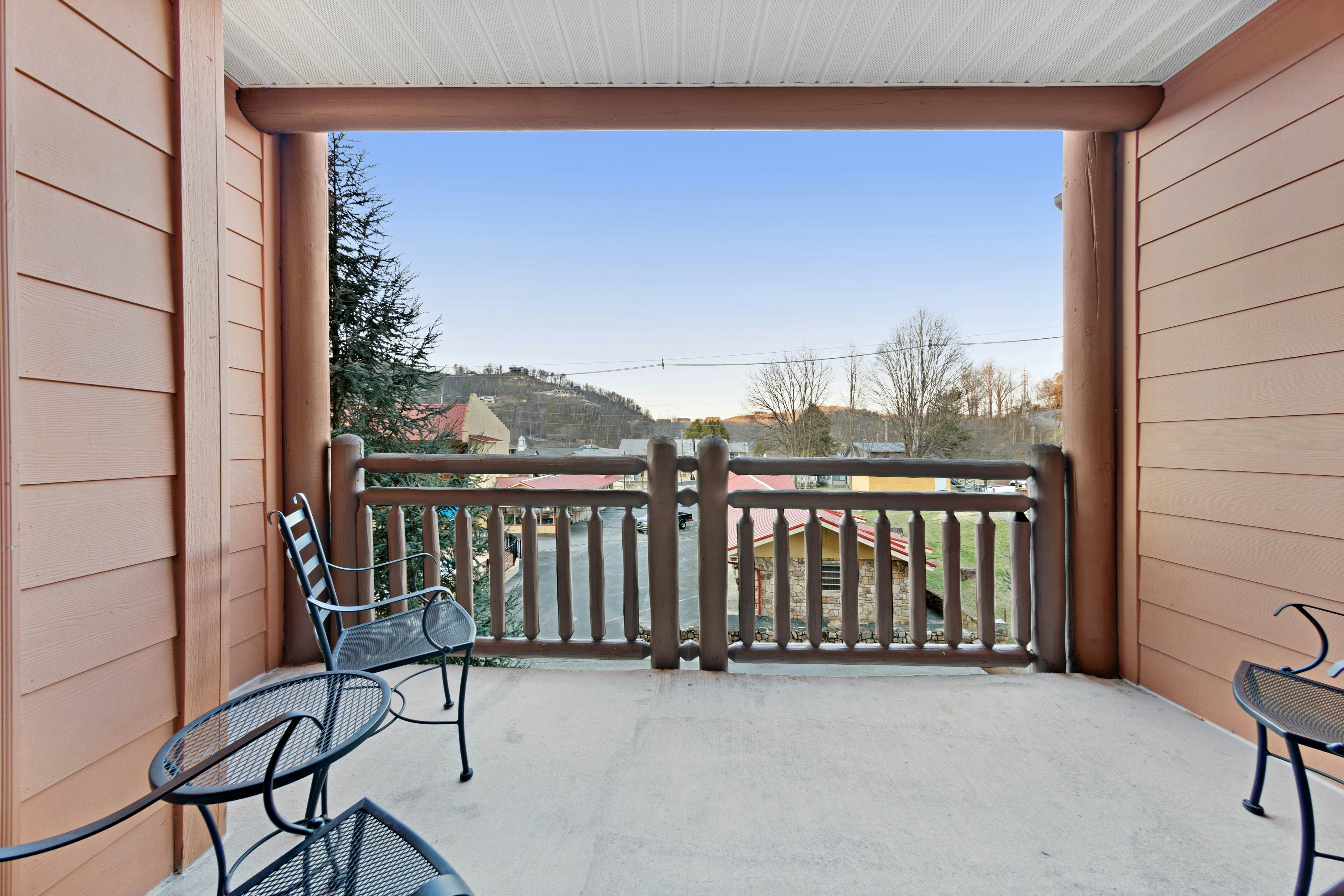 Relaxing Downtown Condo, Sleeps 6・Hot Tub・Gym