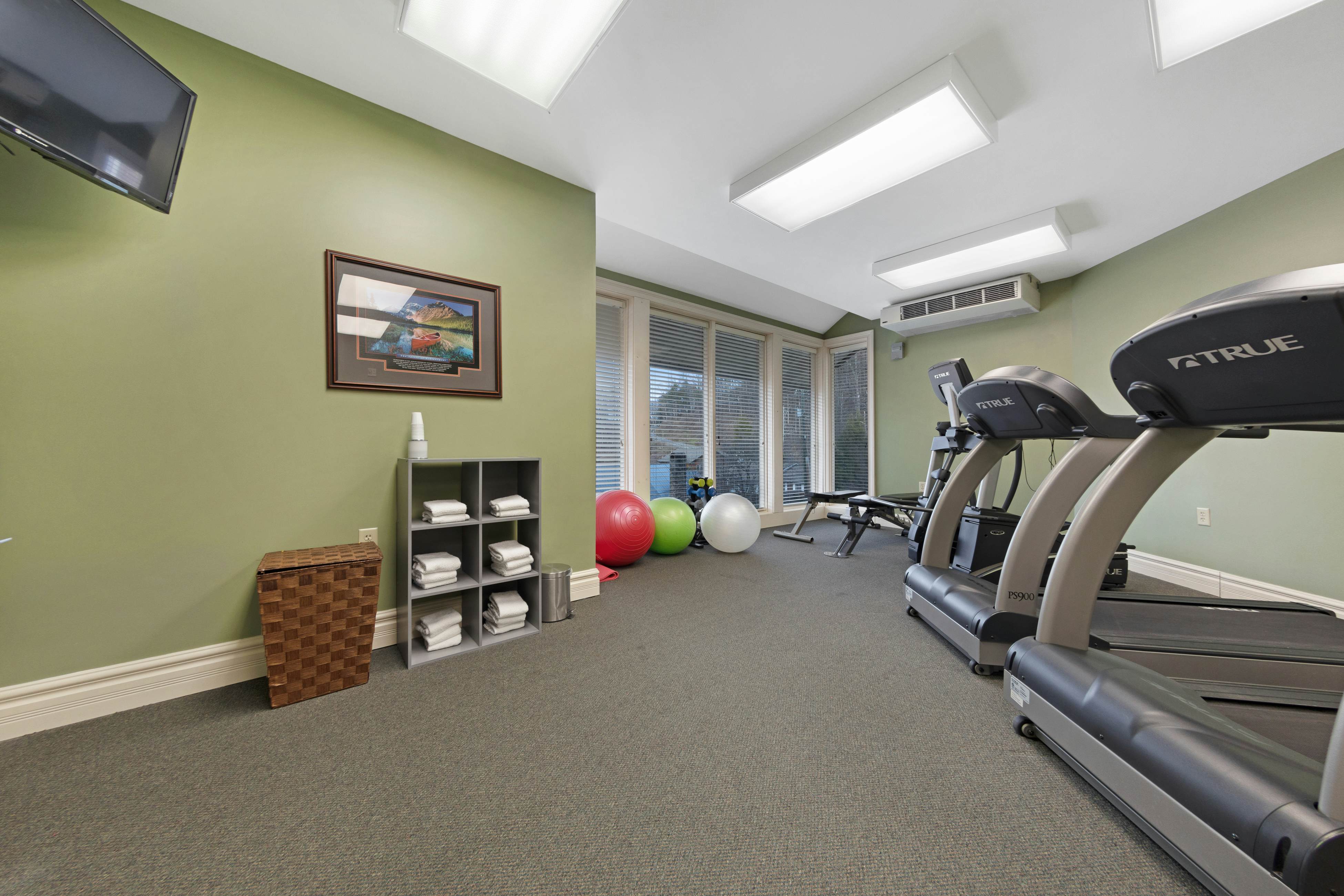 Relaxing Downtown Condo, Sleeps 6・Hot Tub・Gym
