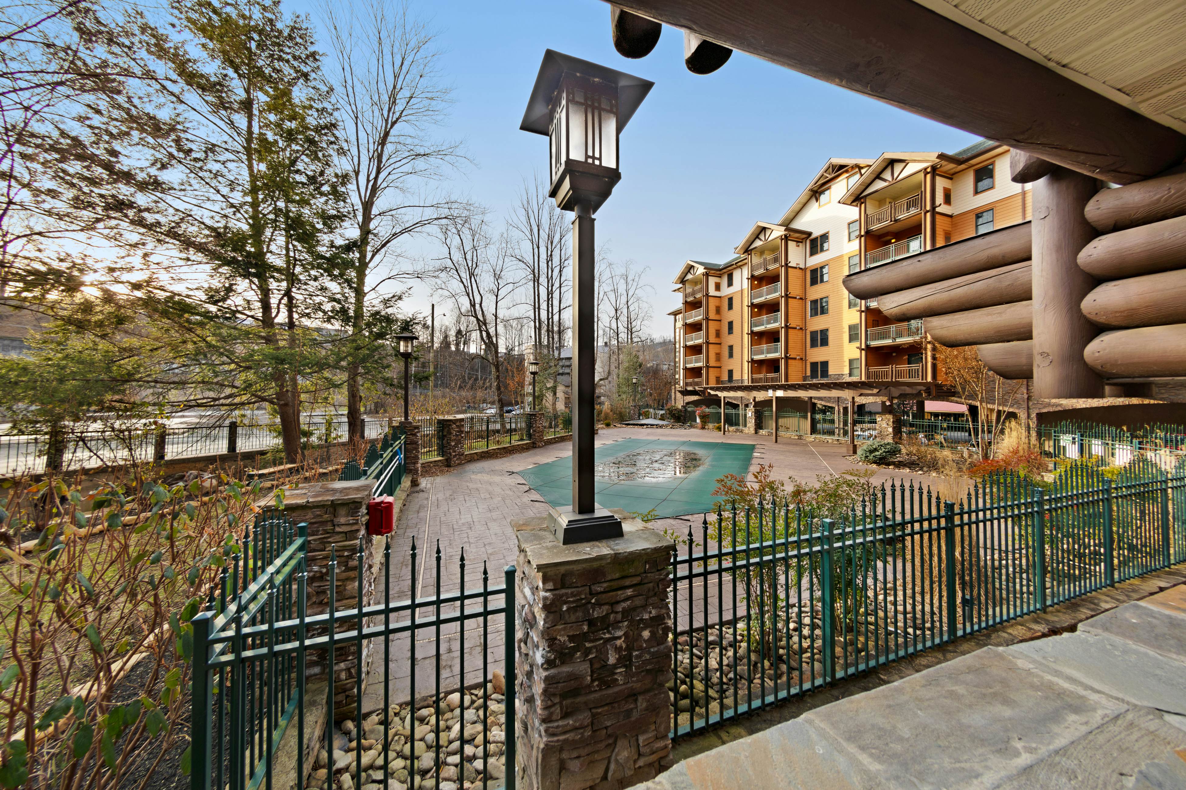 Relaxing Downtown Condo, Sleeps 6・Hot Tub・Gym