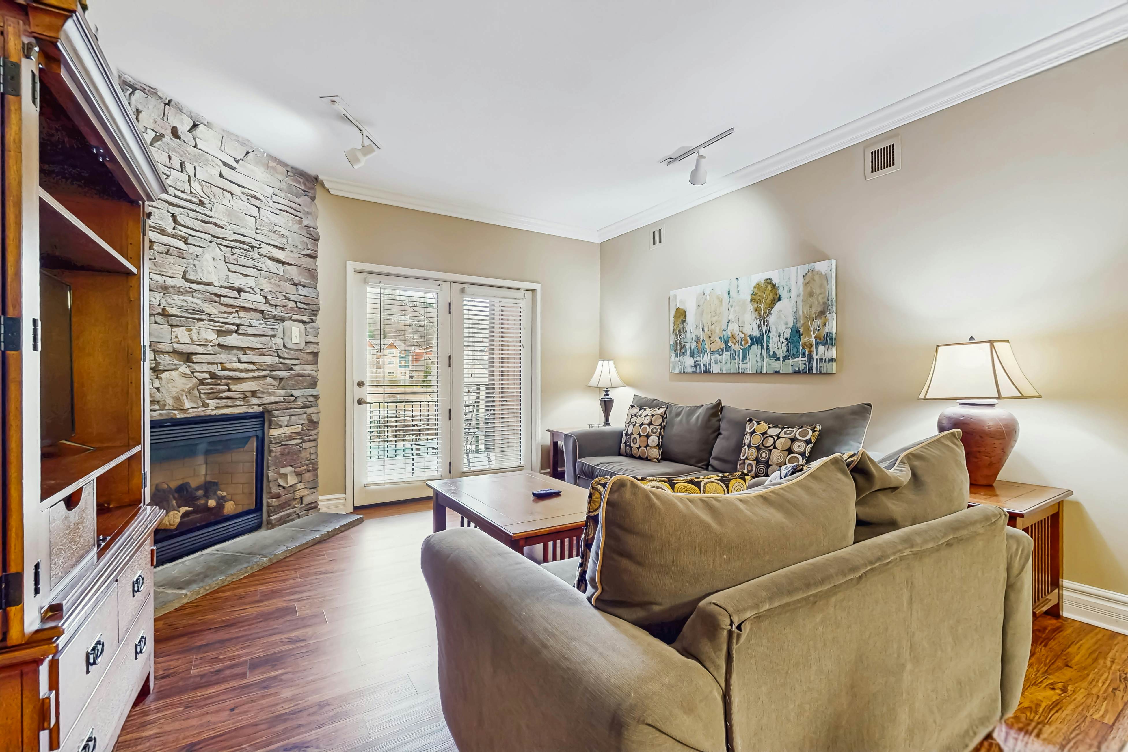 Well Decorated Luxe Condo, Sleeps 8・Near Downtown