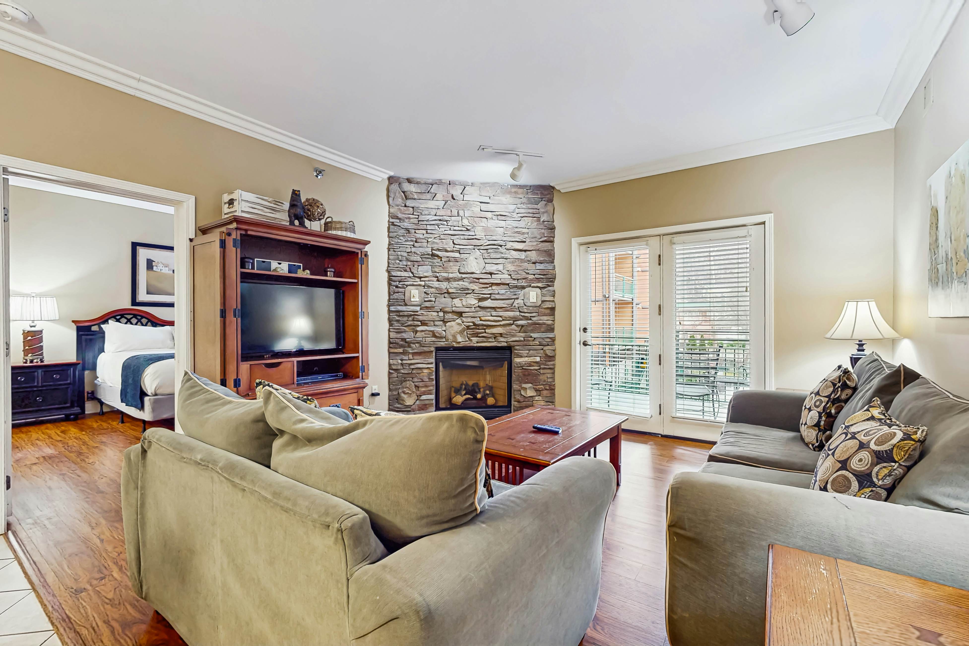 Well Decorated Luxe Condo, Sleeps 8・Near Downtown