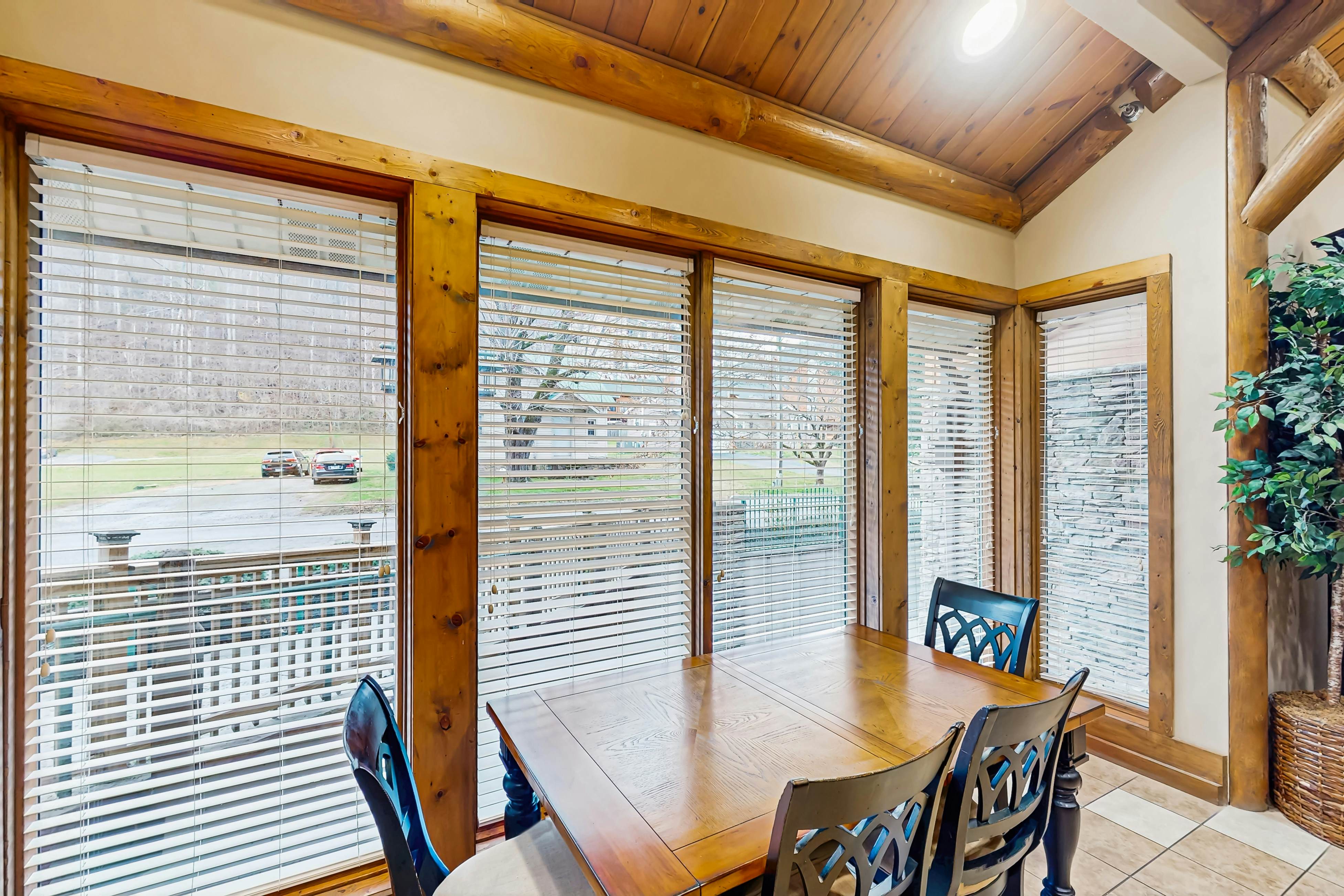 Well Decorated Luxe Condo, Sleeps 8・Near Downtown