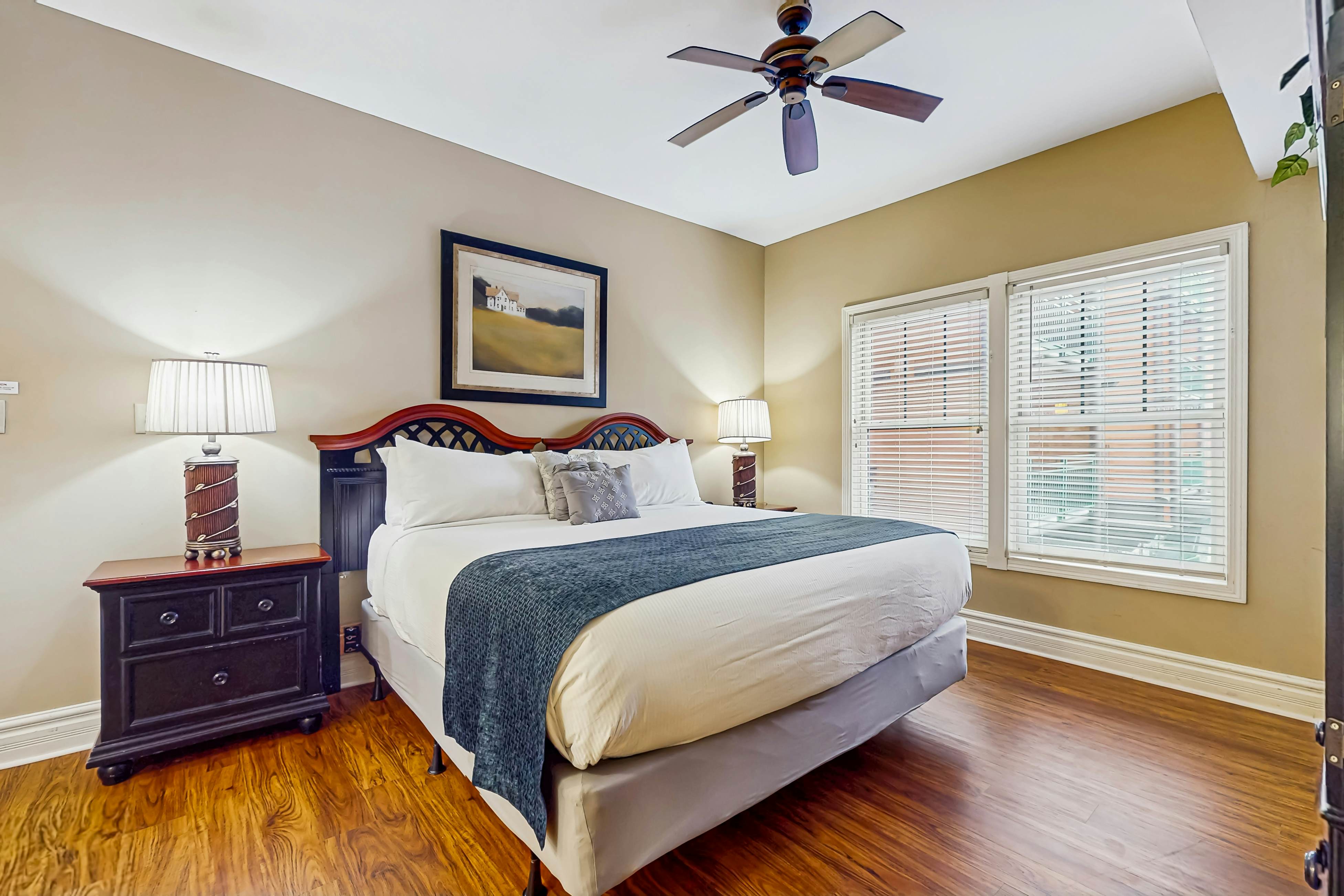 Well Decorated Luxe Condo, Sleeps 8・Near Downtown