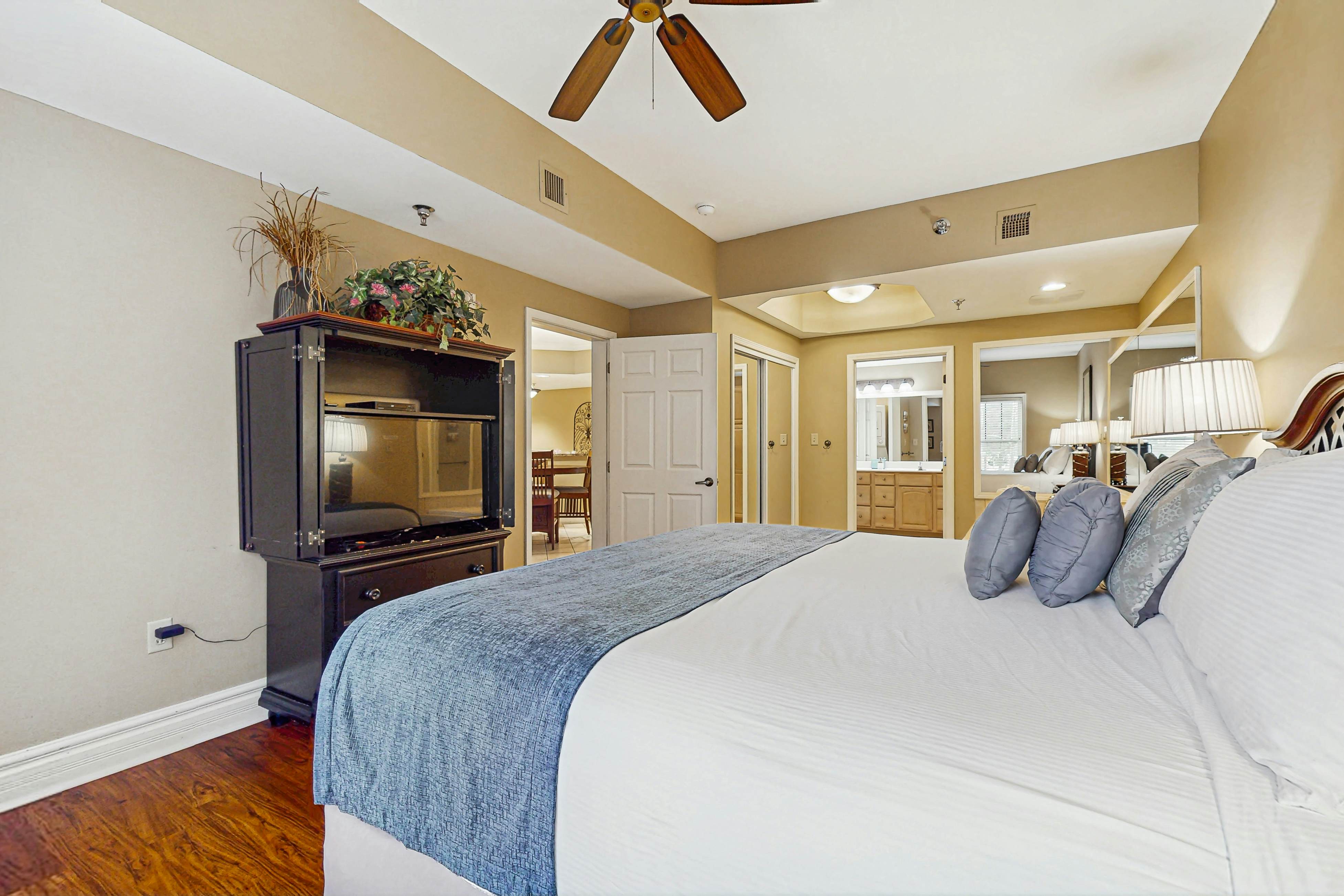 Well Decorated Luxe Condo, Sleeps 8・Near Downtown