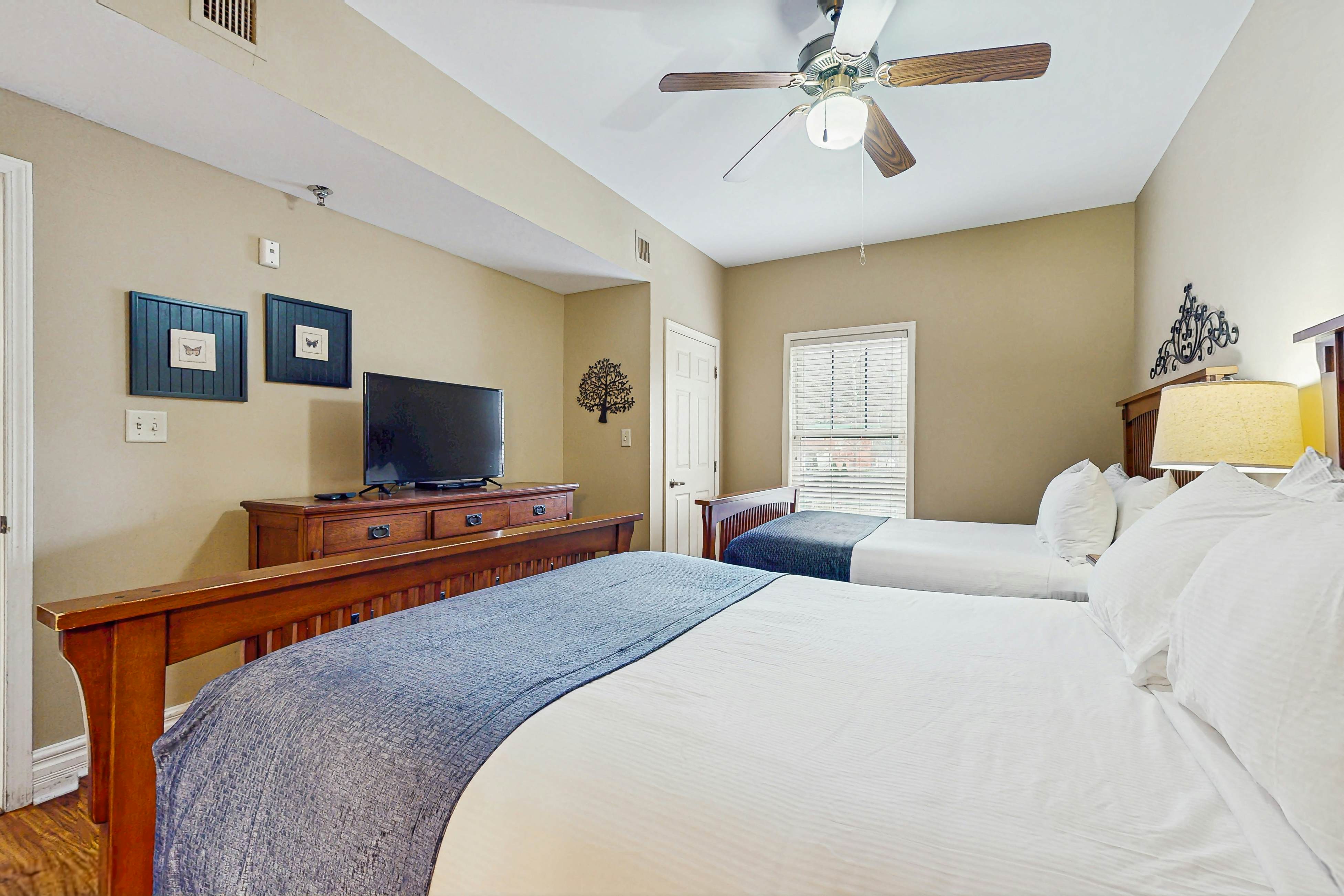 Well Decorated Luxe Condo, Sleeps 8・Near Downtown