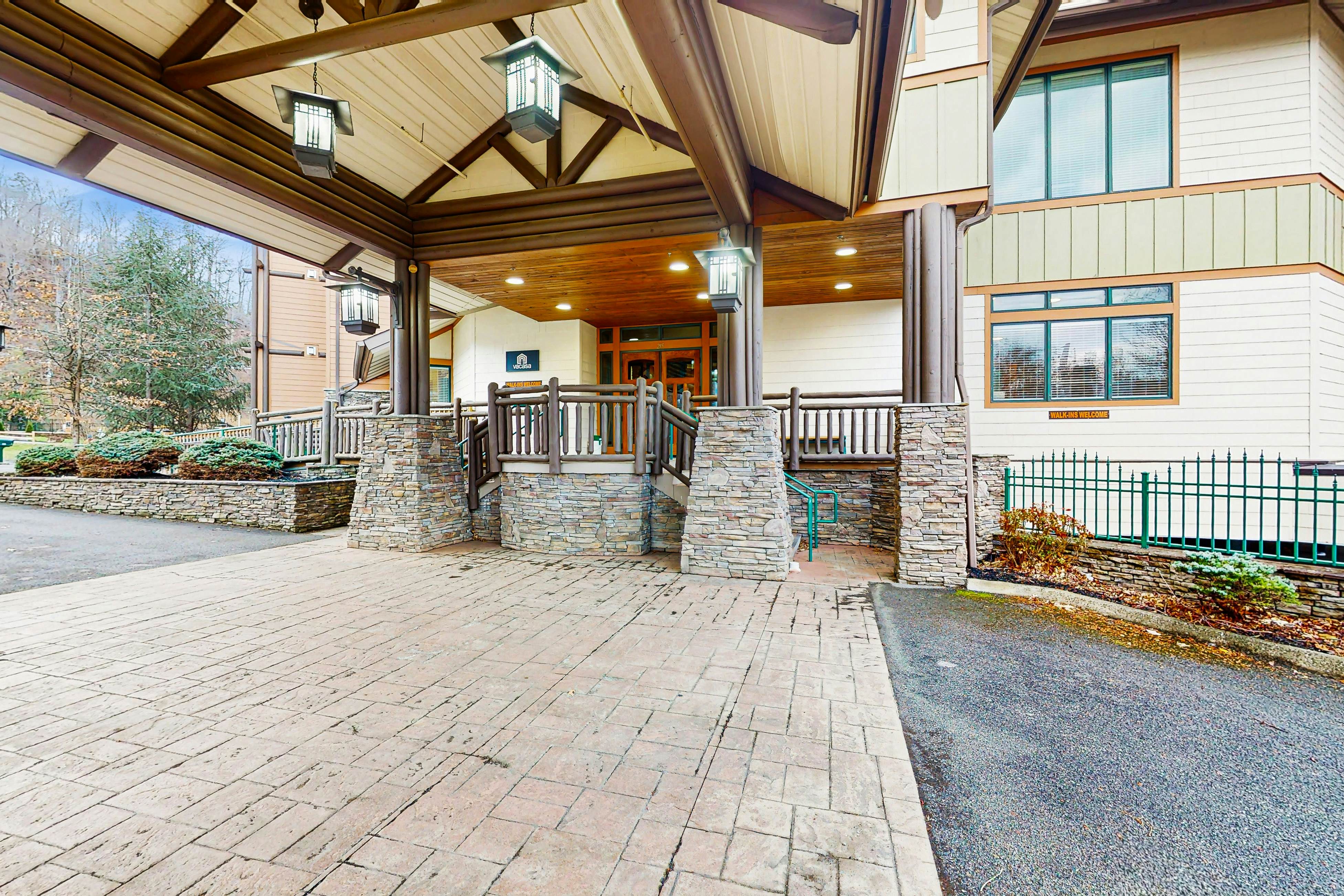 Well Decorated Luxe Condo, Sleeps 8・Near Downtown