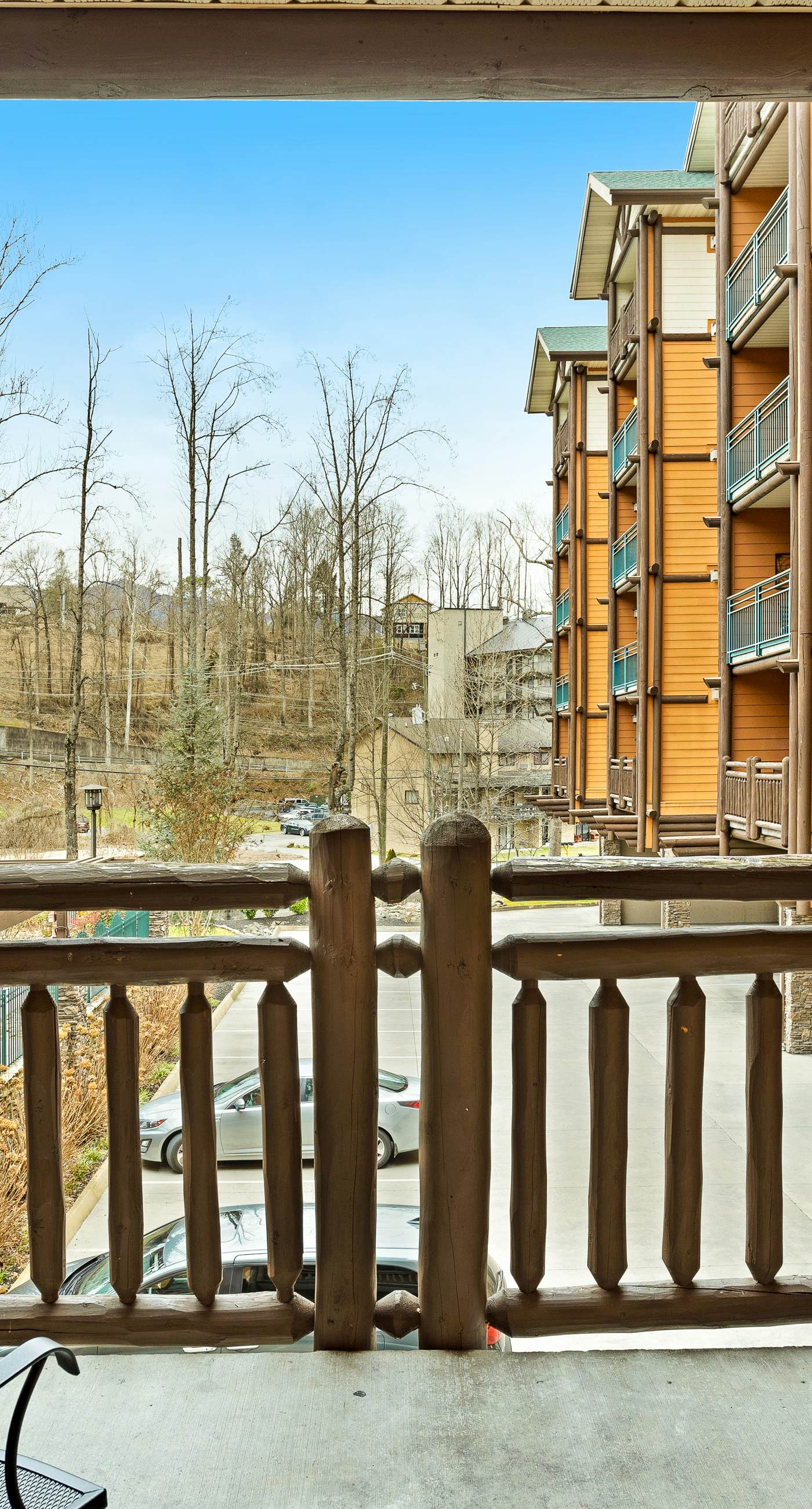 Polished Downtown Condo, Sleeps 8・Fireplace・Gym