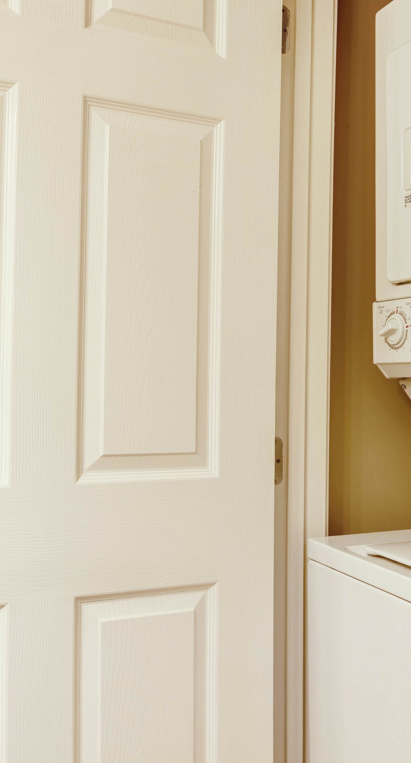 Polished Downtown Condo, Sleeps 8・Fireplace・Gym