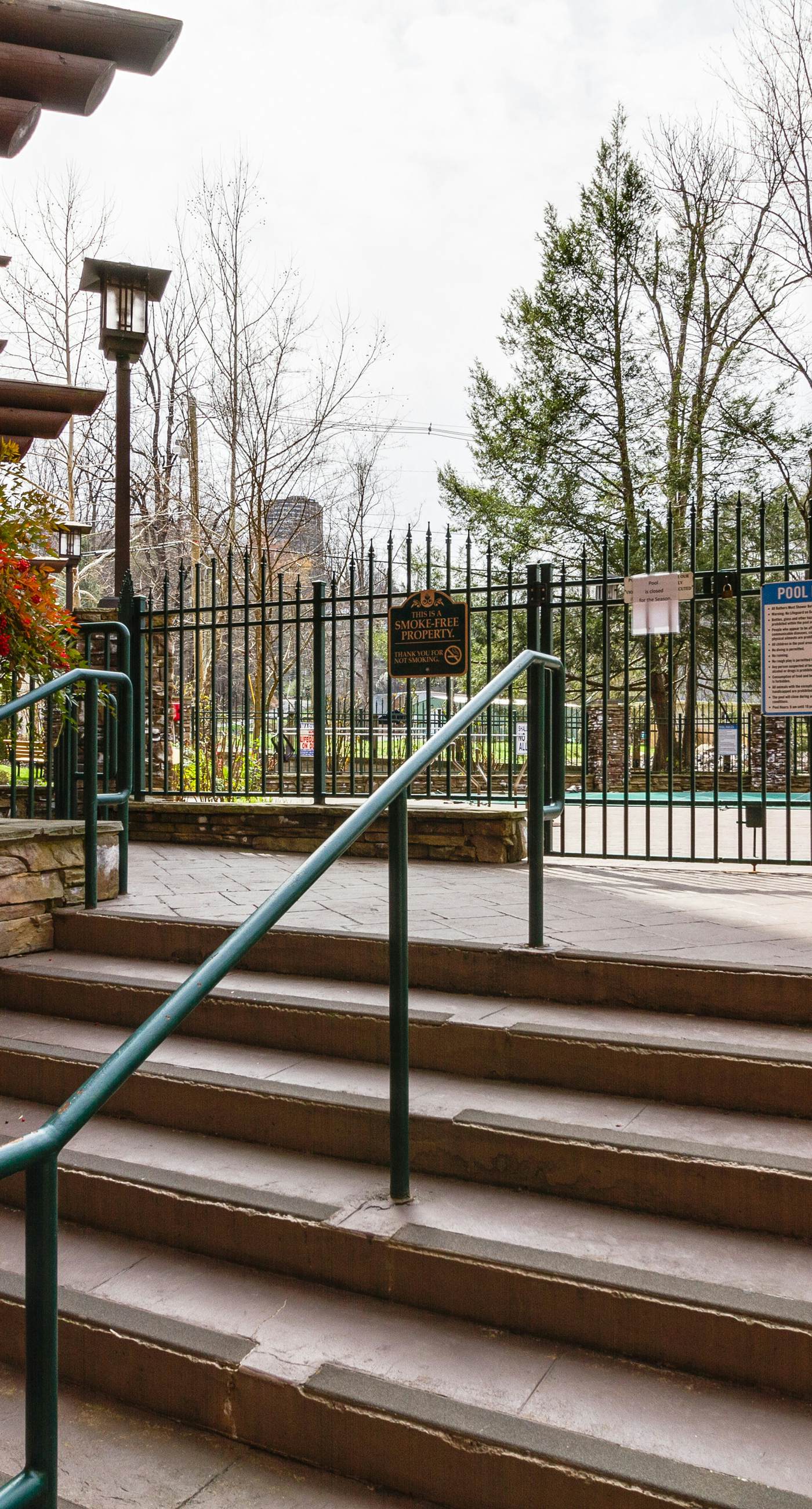 Polished Downtown Condo, Sleeps 8・Fireplace・Gym