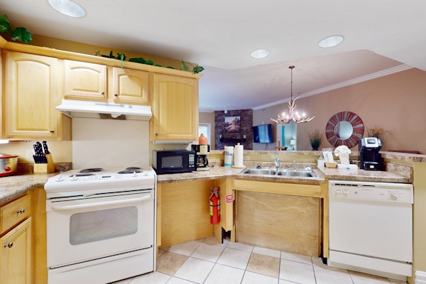 Cozy Condo W Balcony, Sleeps 6・Gym・Hot Tub