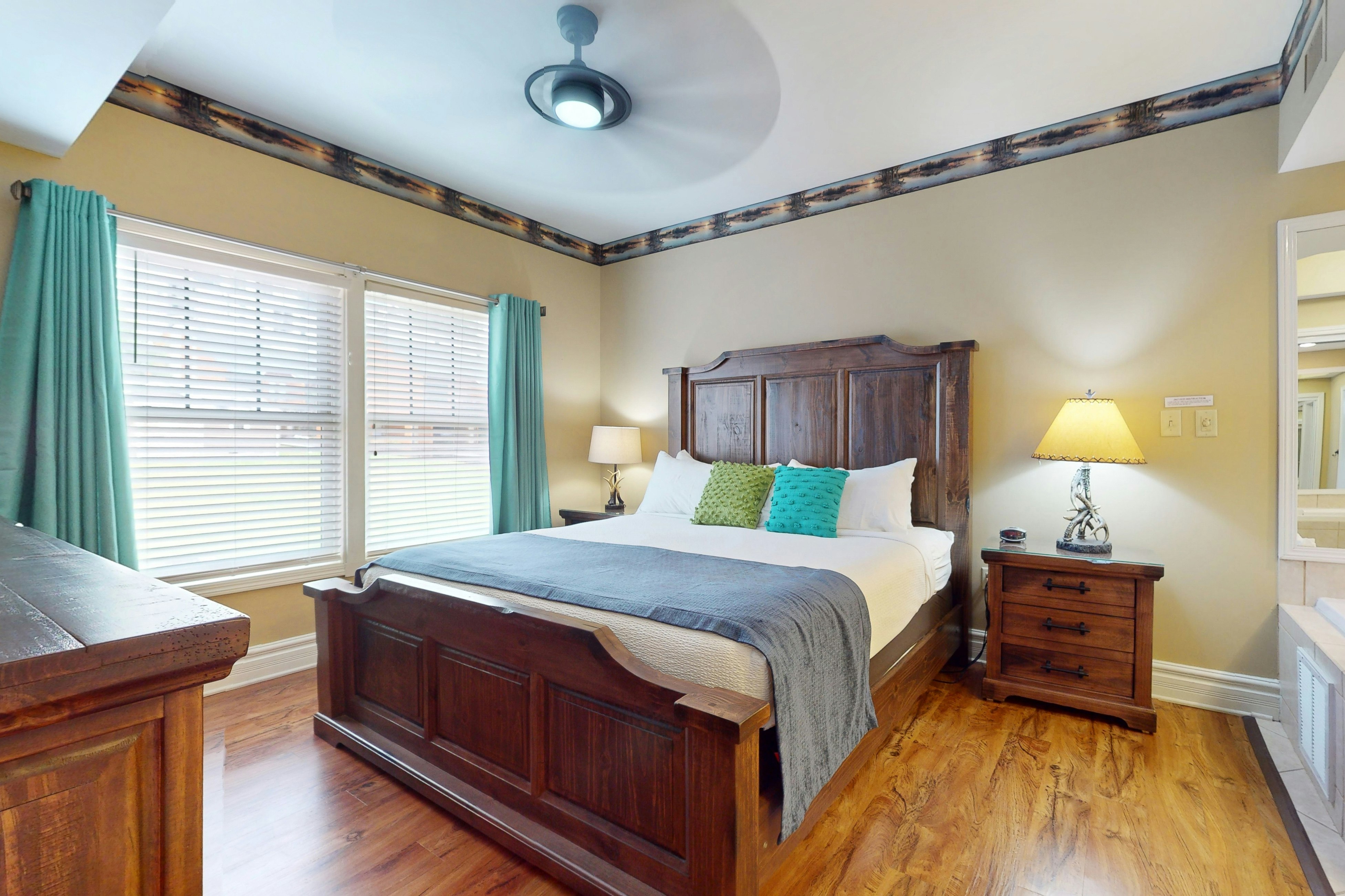 Cozy Condo W Balcony, Sleeps 6・Gym・Hot Tub