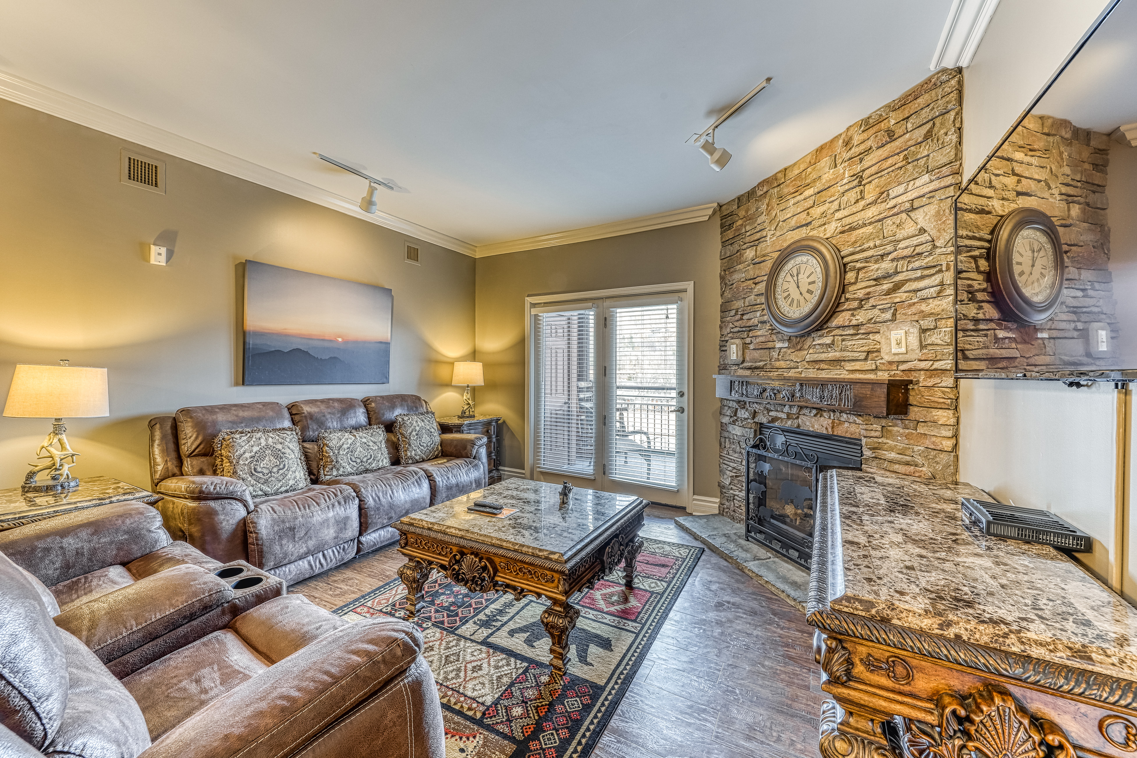 Mountain Style Condo, Sleep 6, Fireplace, Jetted Tub