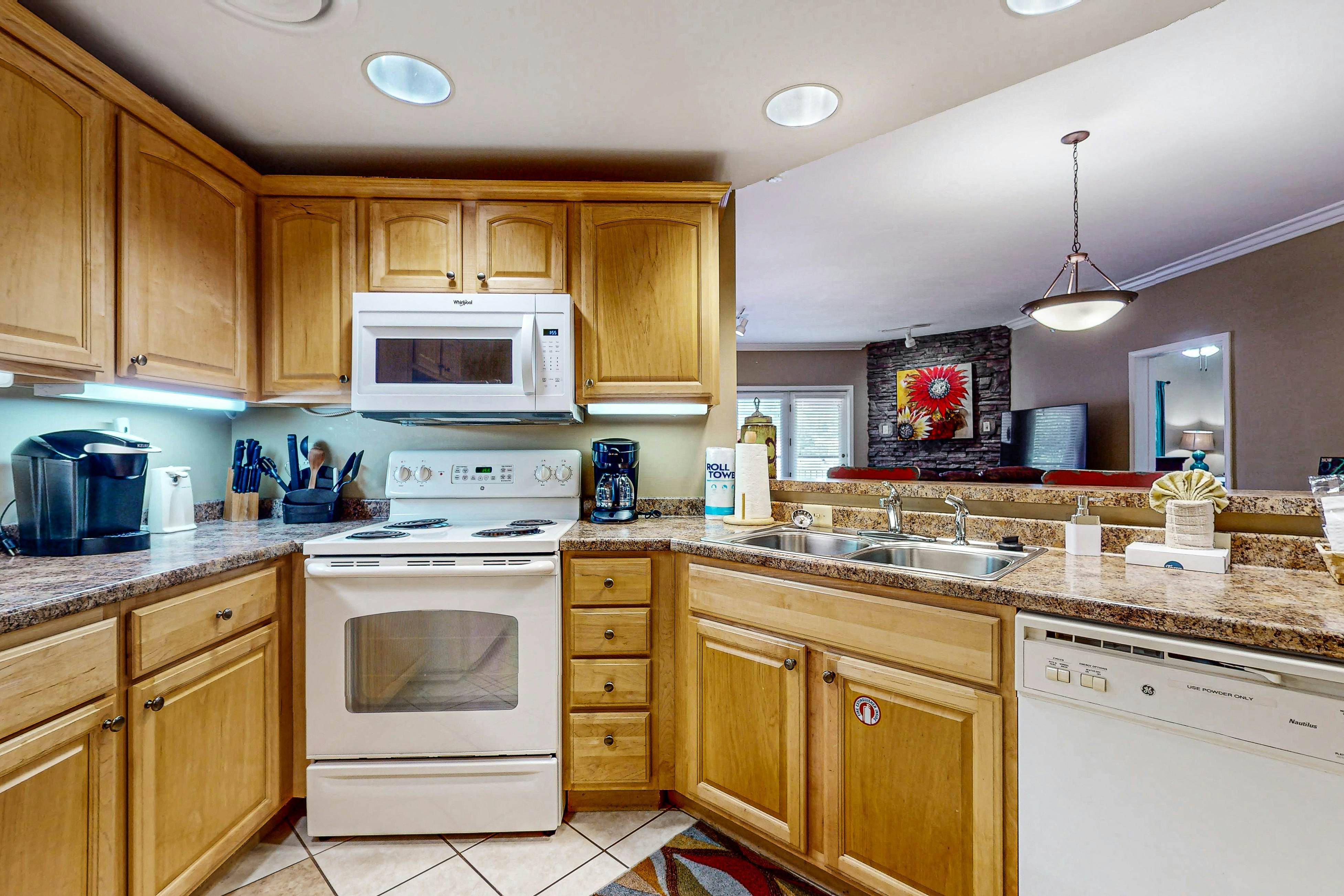 Charming Condo W Fireplace, Sleeps 8・Hot Tub・Gym