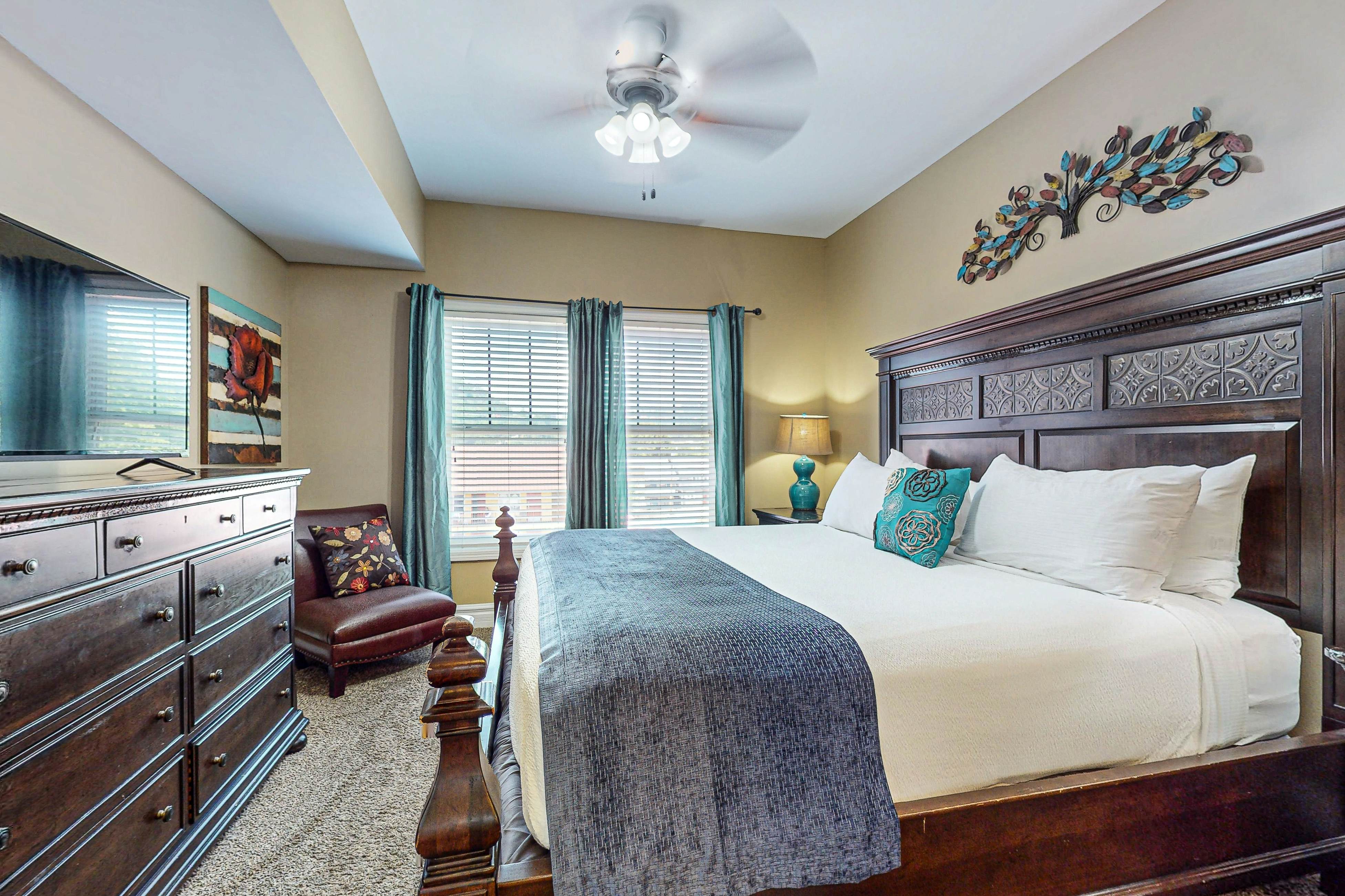 Charming Condo W Fireplace, Sleeps 8・Hot Tub・Gym