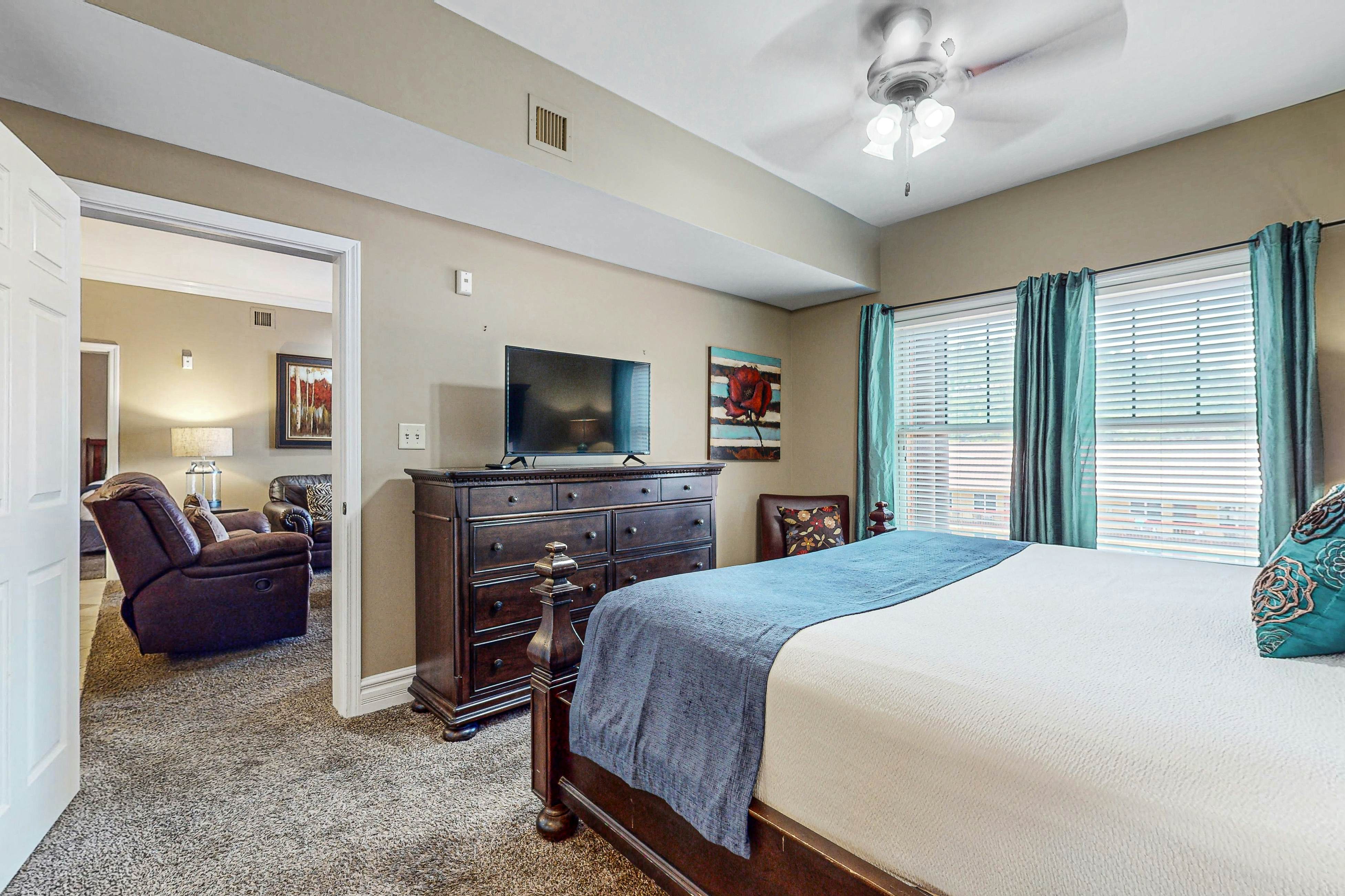 Charming Condo W Fireplace, Sleeps 8・Hot Tub・Gym