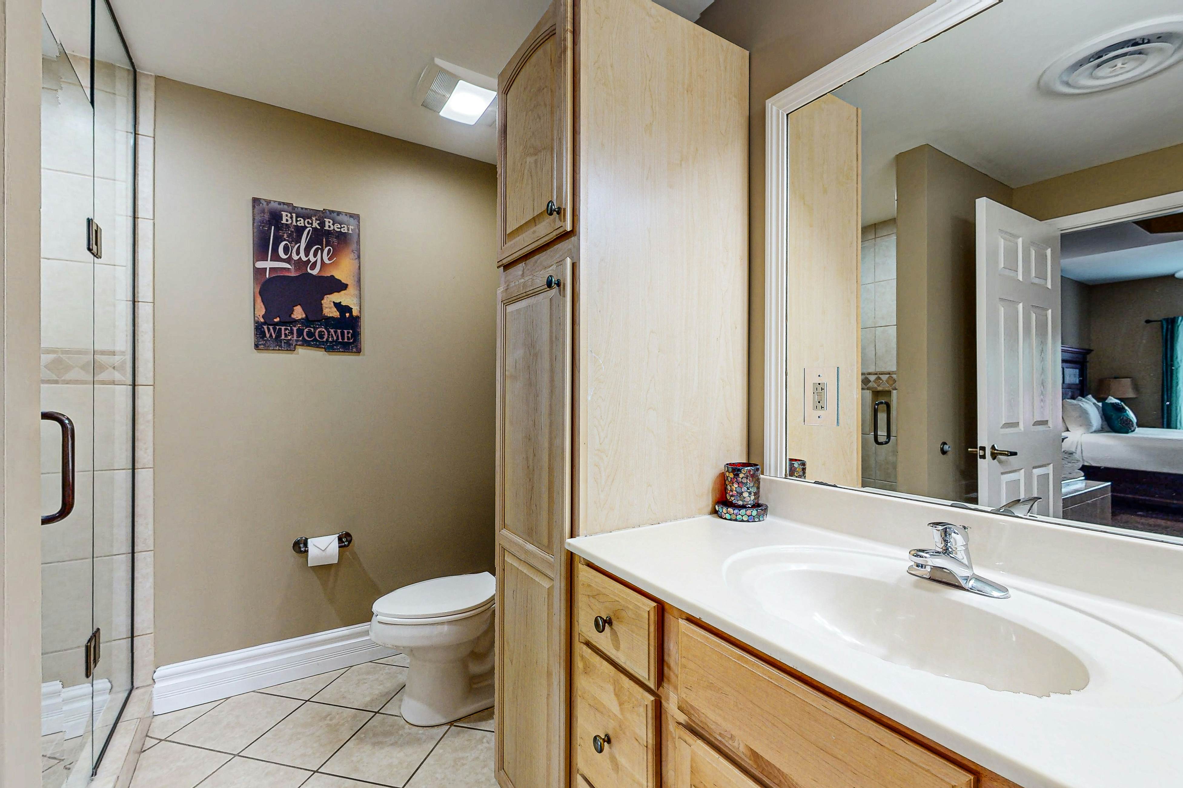 Charming Condo W Fireplace, Sleeps 8・Hot Tub・Gym