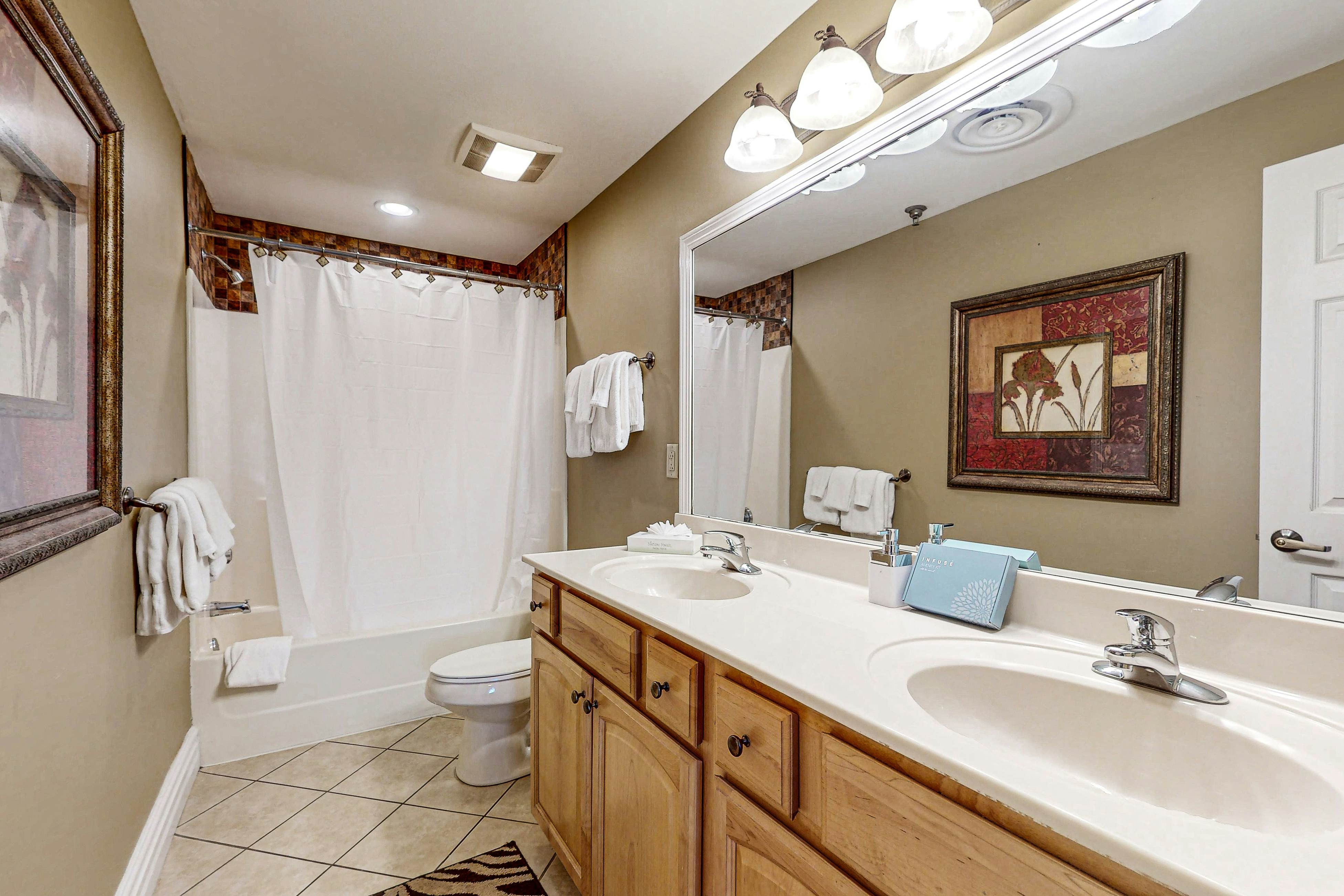 Charming Condo W Fireplace, Sleeps 8・Hot Tub・Gym