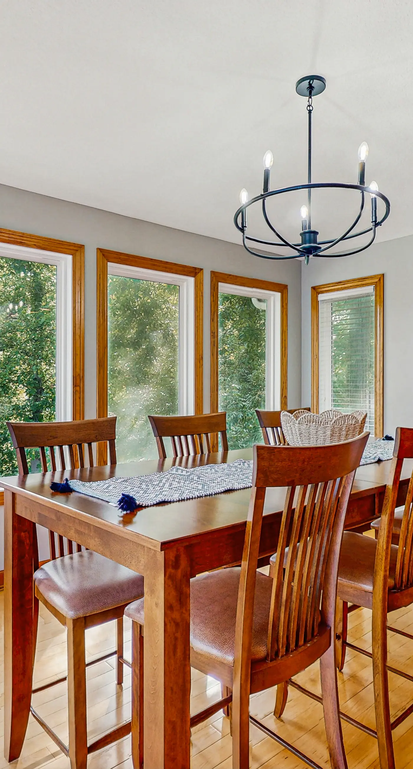 Serene Home, Sleeps 14, Dock, Waterslide, Near Marina