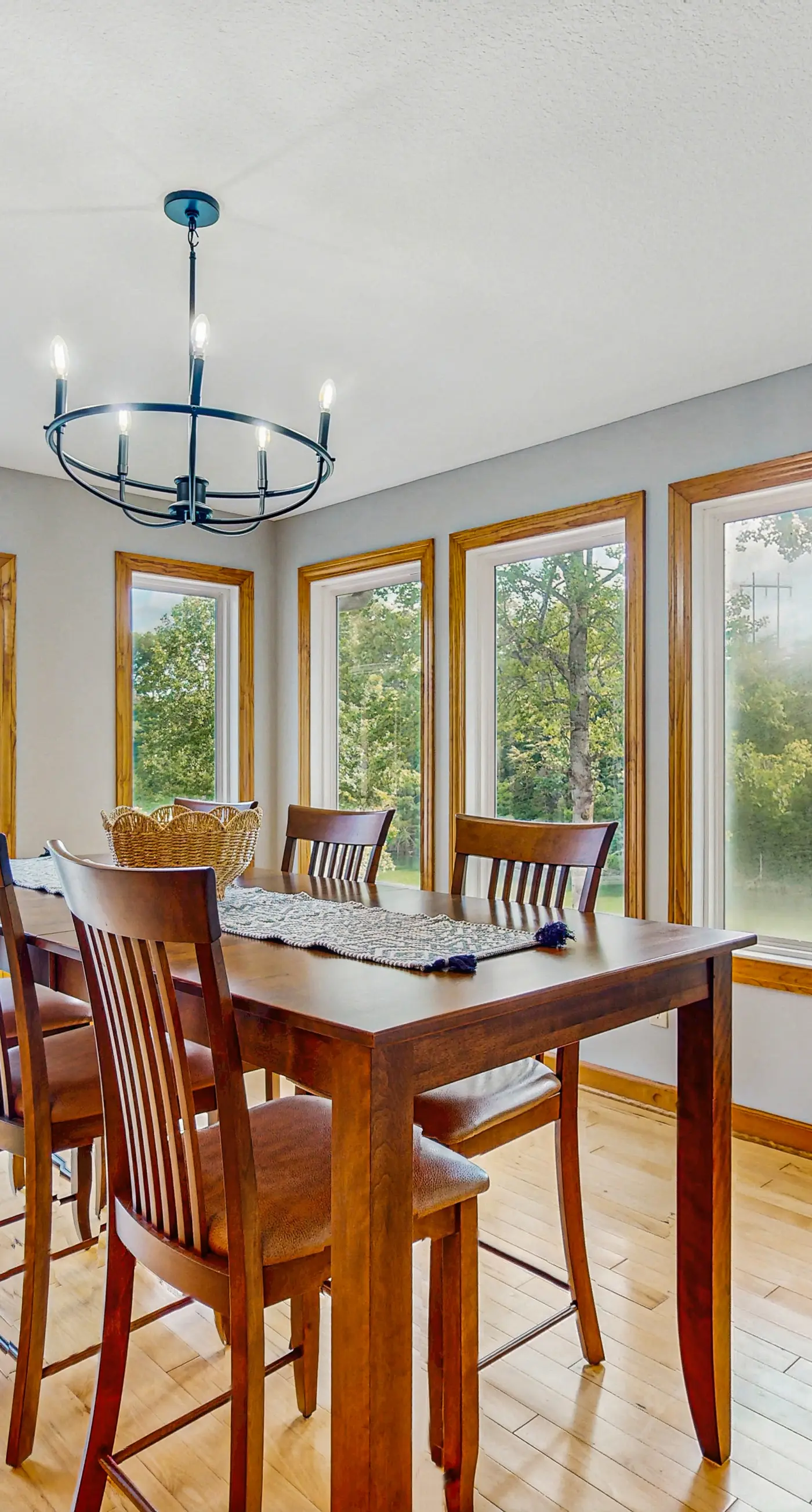 Serene Home, Sleeps 14, Dock, Waterslide, Near Marina