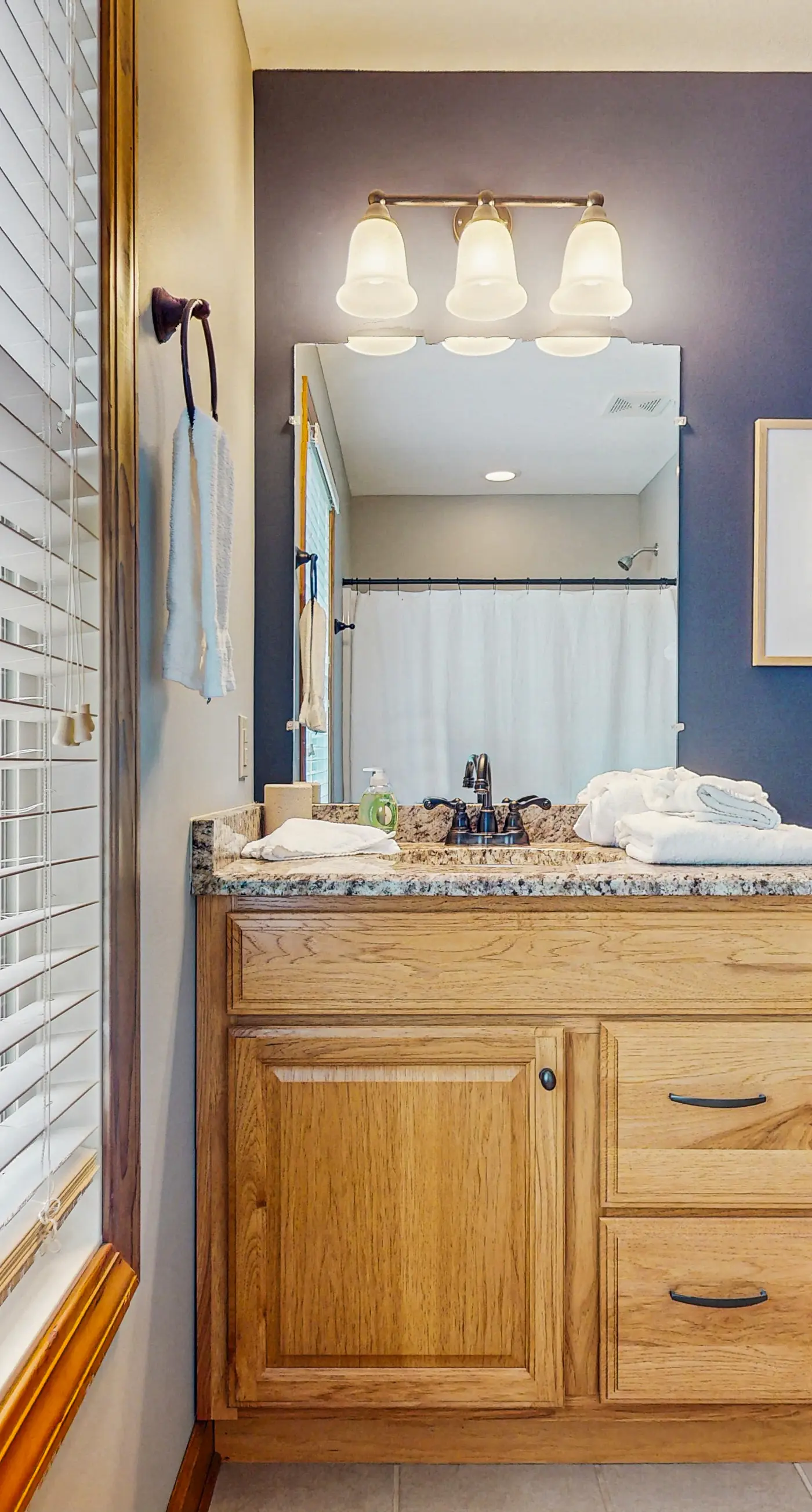 Serene Home, Sleeps 14, Dock, Waterslide, Near Marina