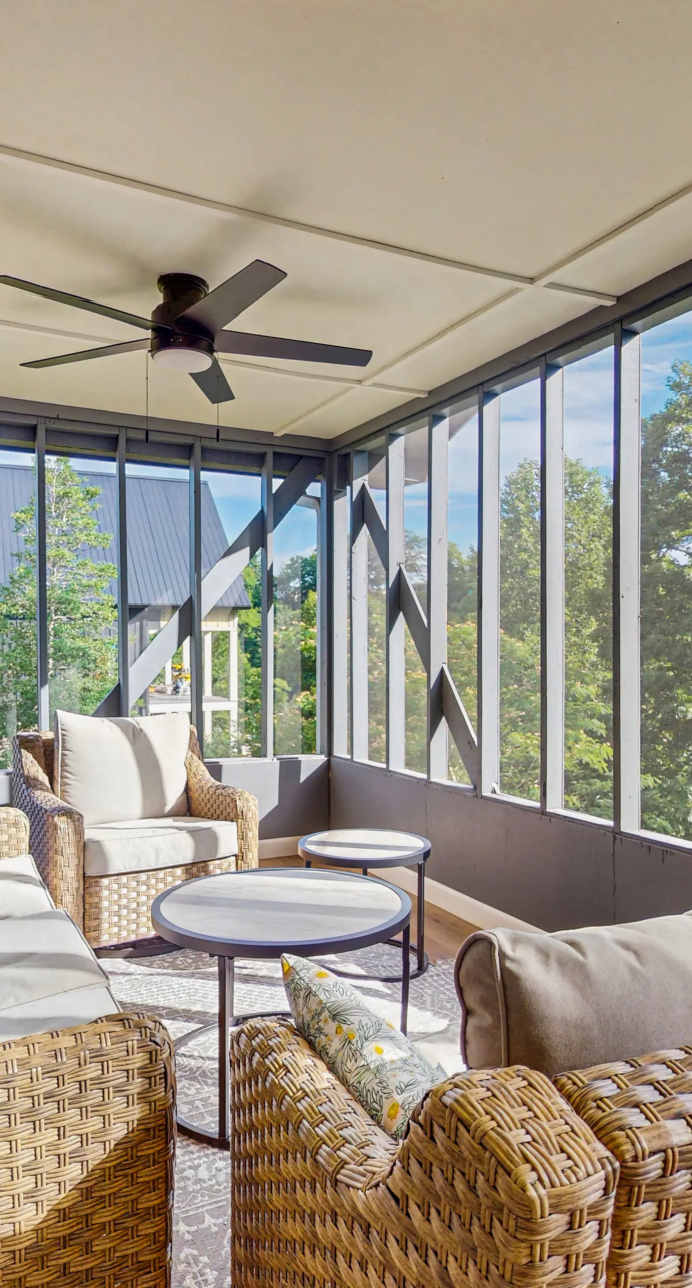 Serene Home, Sleeps 14, Dock, Waterslide, Near Marina