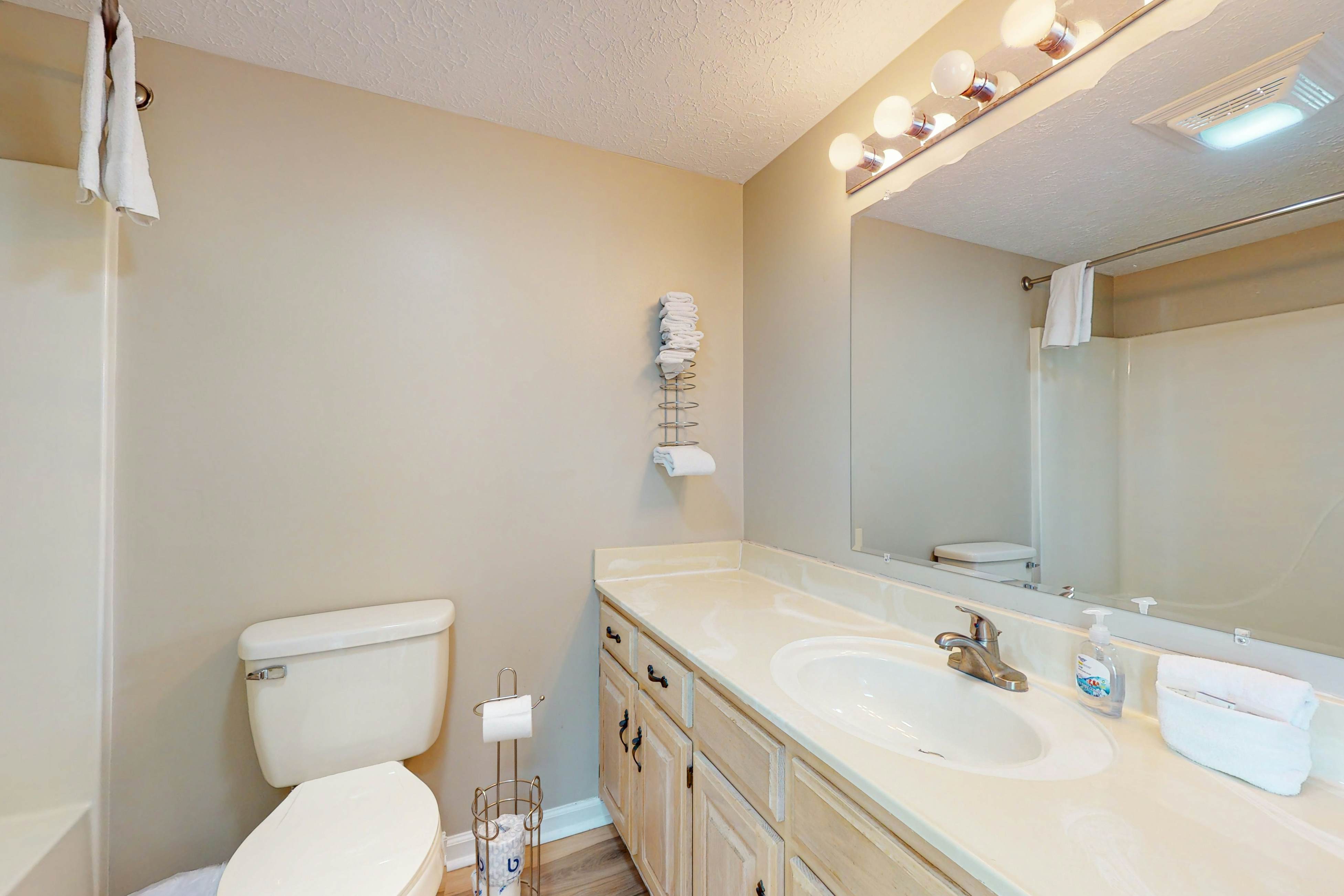 Inviting Studio, Sleeps 4 W Golf View・Gym・Games