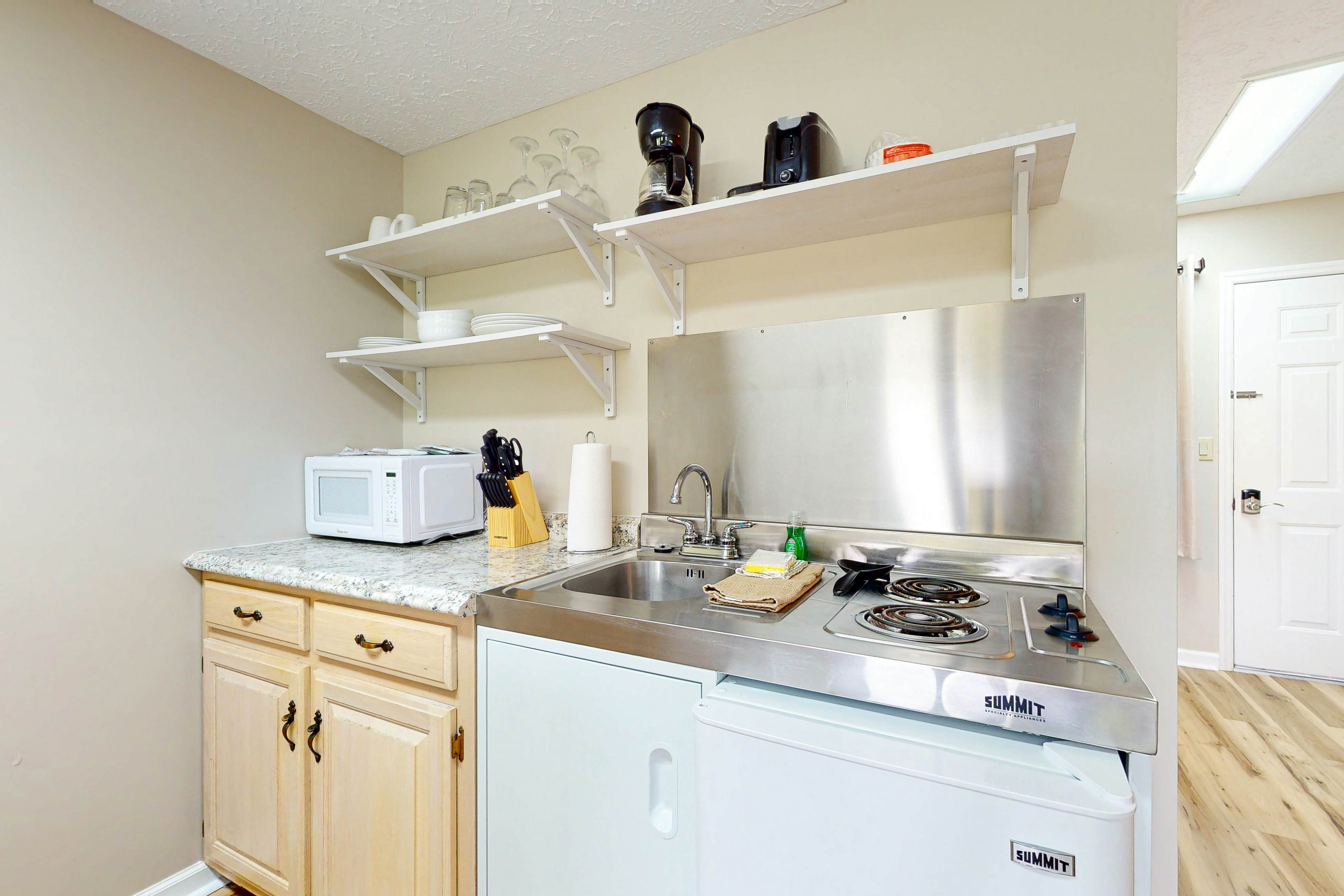 Peaceful Studio, Sleeps 4 W Views・Gym・Near Lake