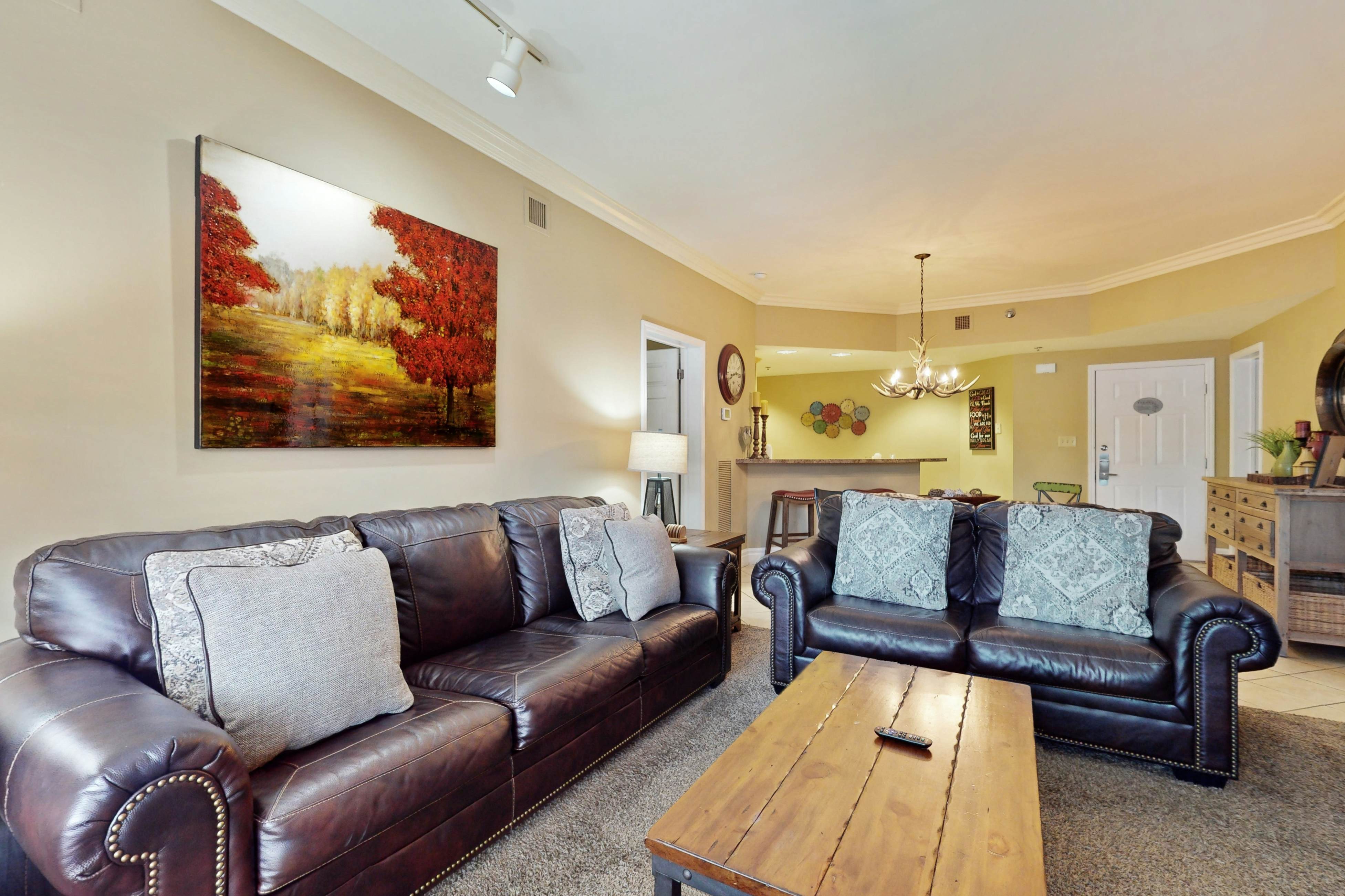 Homey Condo, Sleeps 6  W Balcony・Jetted Tub