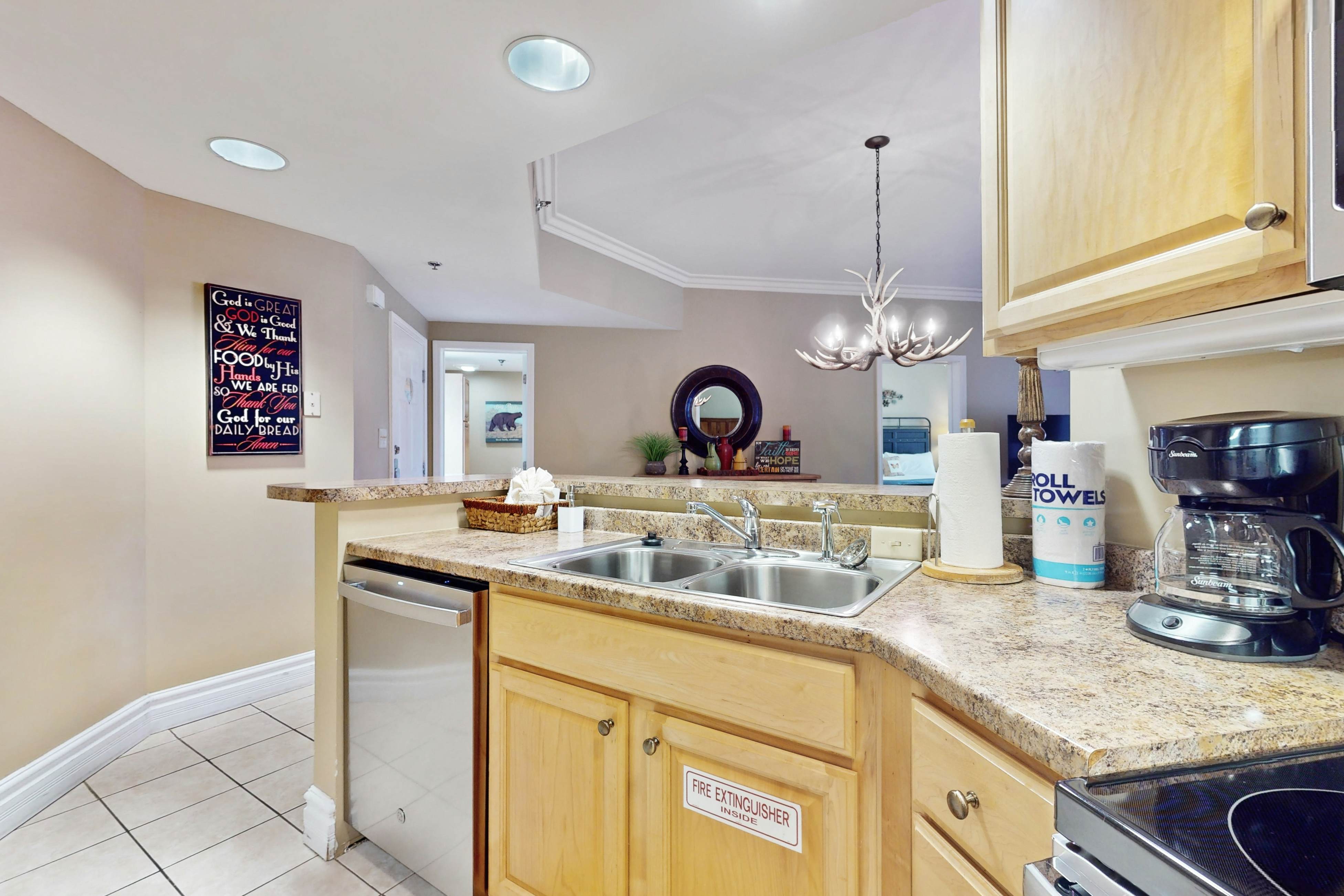 Homey Condo, Sleeps 6  W Balcony・Jetted Tub