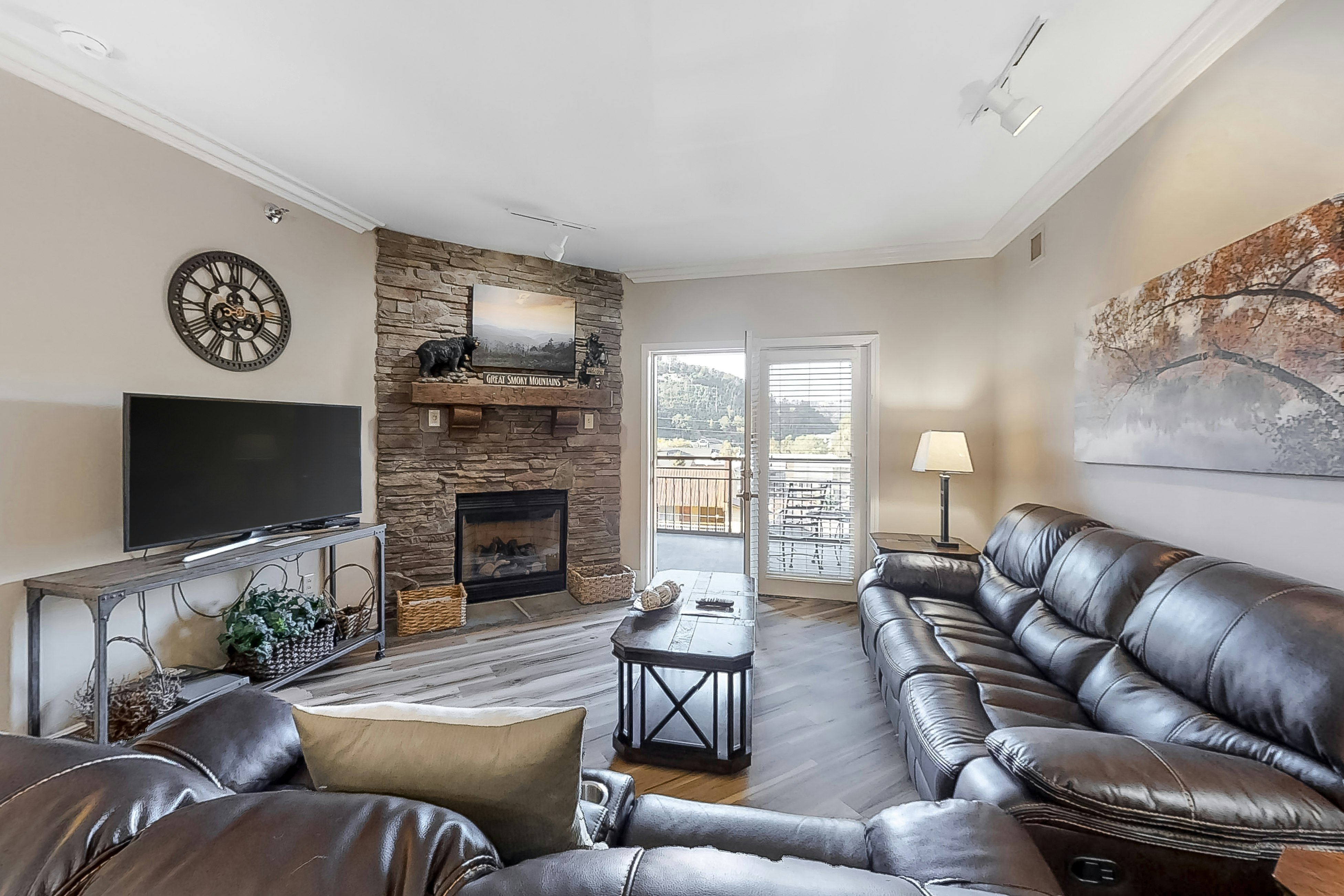 Welcoming Downtown Condo, Sleeps 6・Jetted tub・Gym