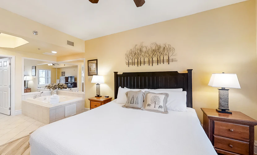 Family Condo Walk 2 Parkway Gatlinburg, Gym, Hot Tub