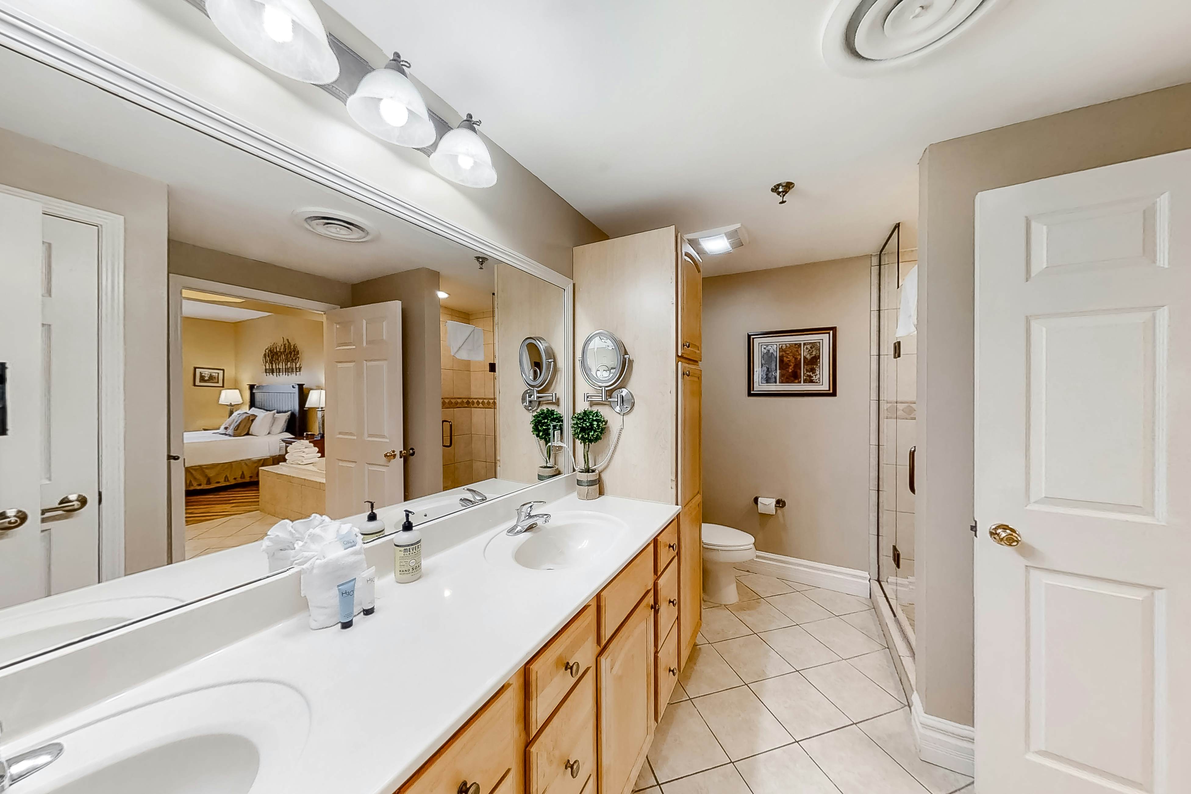 Welcoming Downtown Condo, Sleeps 6・Jetted tub・Gym