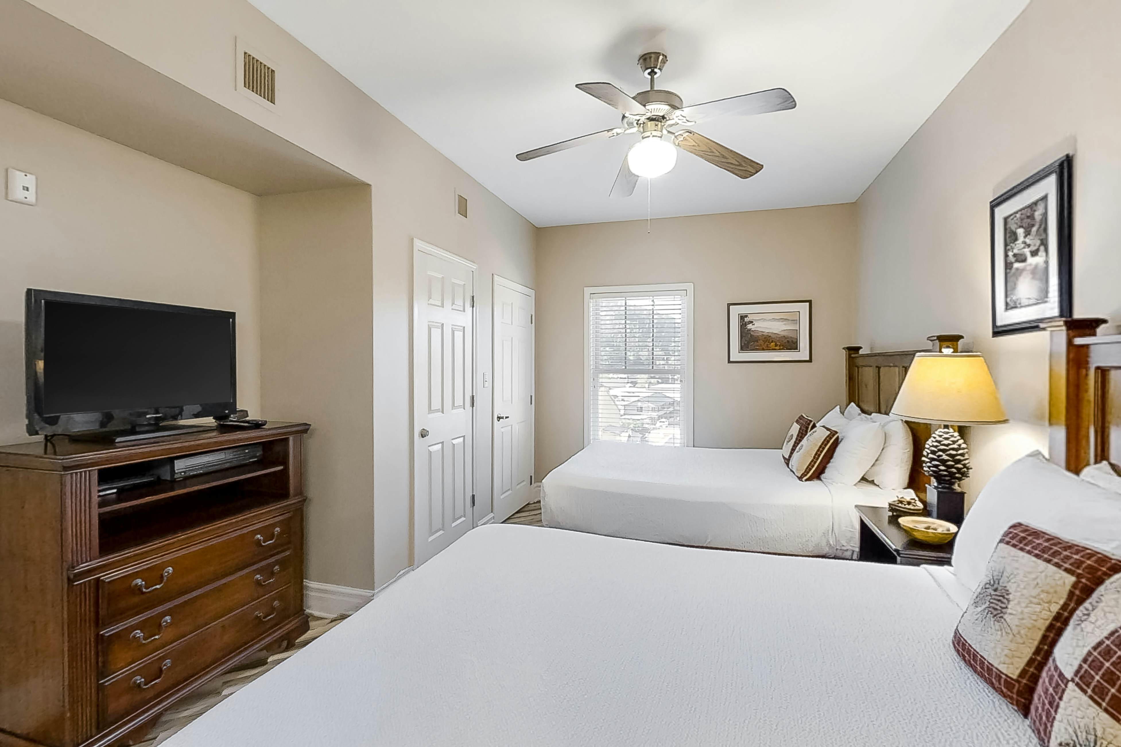 Welcoming Downtown Condo, Sleeps 6・Jetted tub・Gym