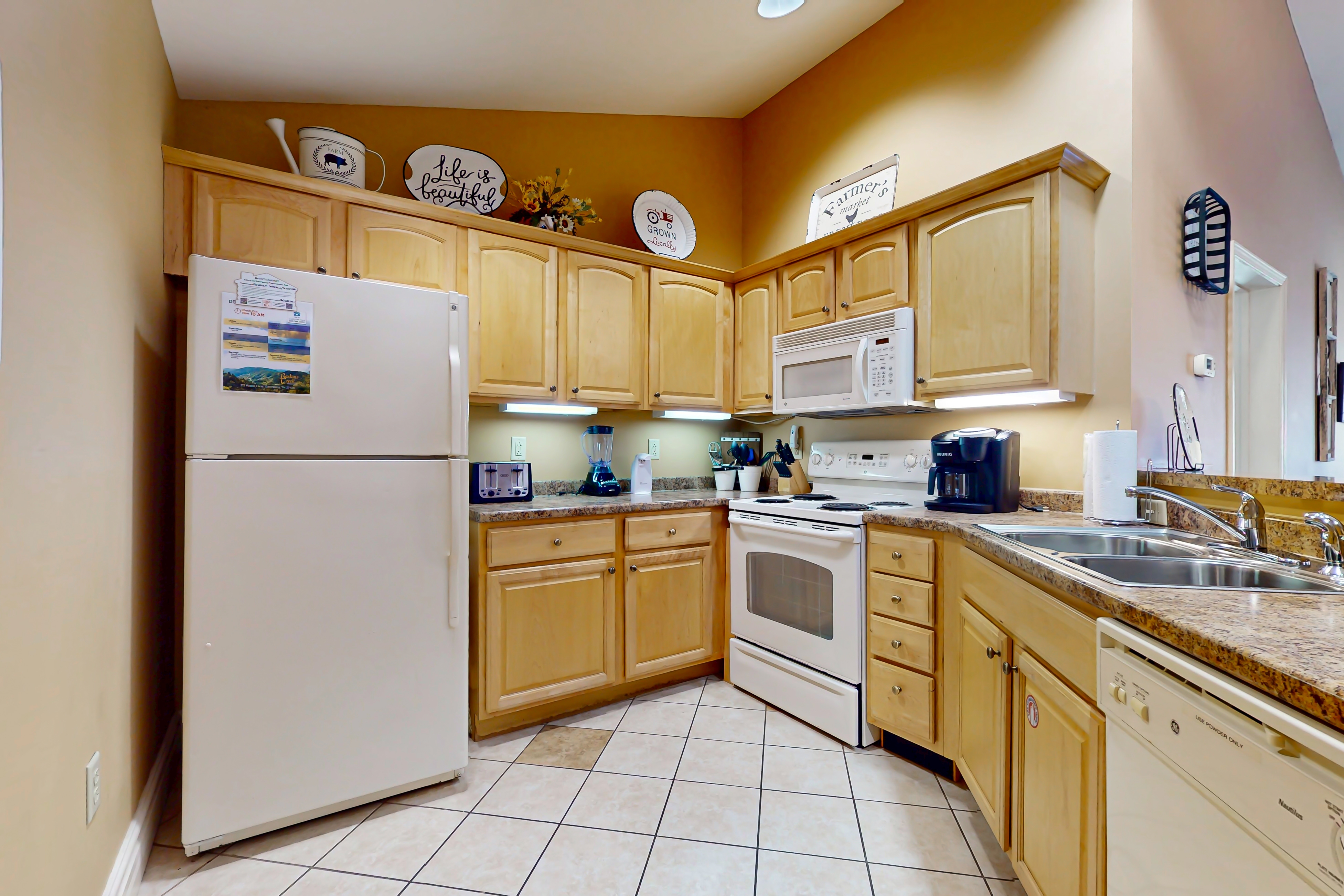 Enjoy Comfort, Sleeps 8 Condo・Jetted Tub・Fireplace